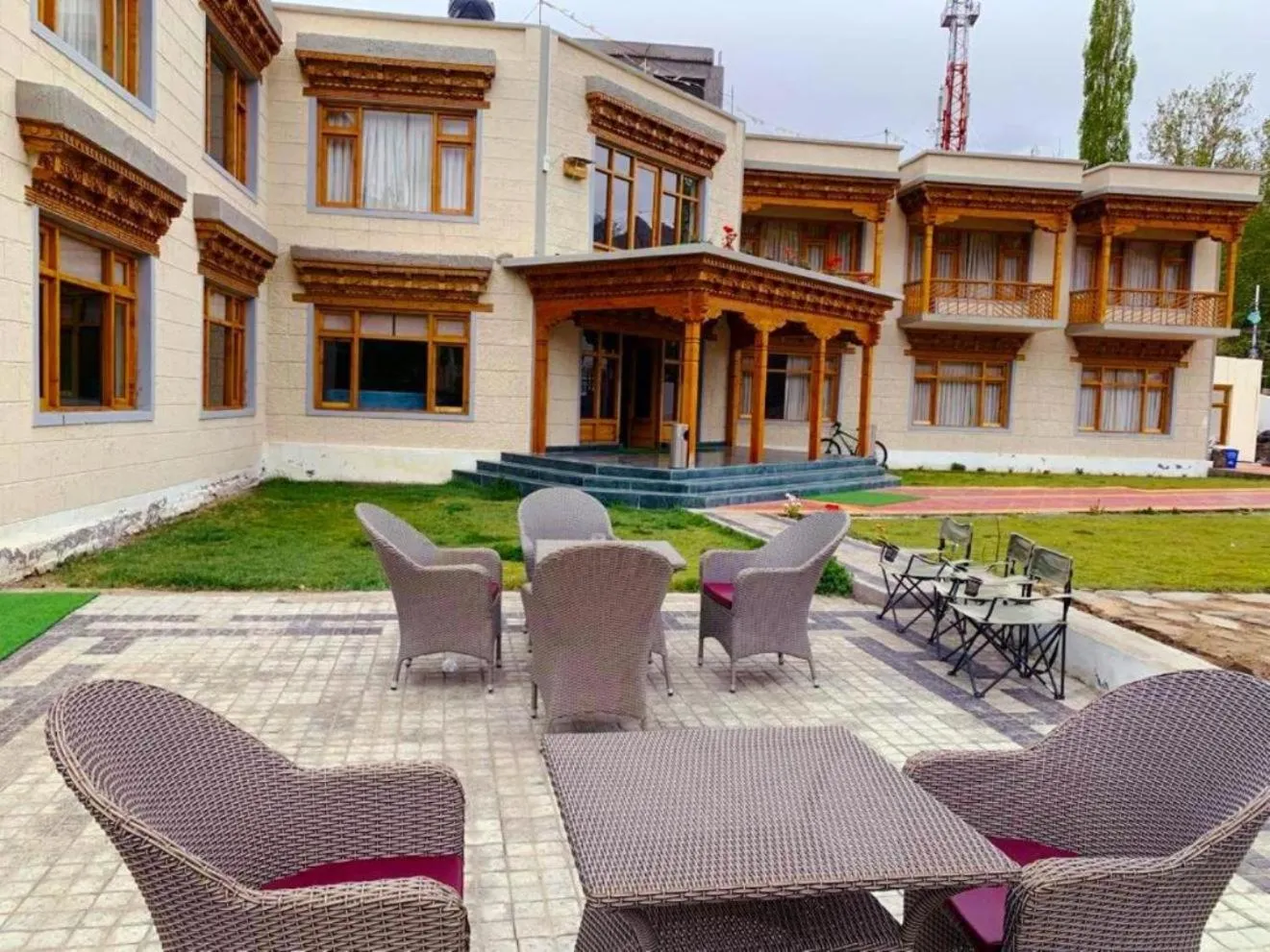 Seating area in Niran Boutique Hotel