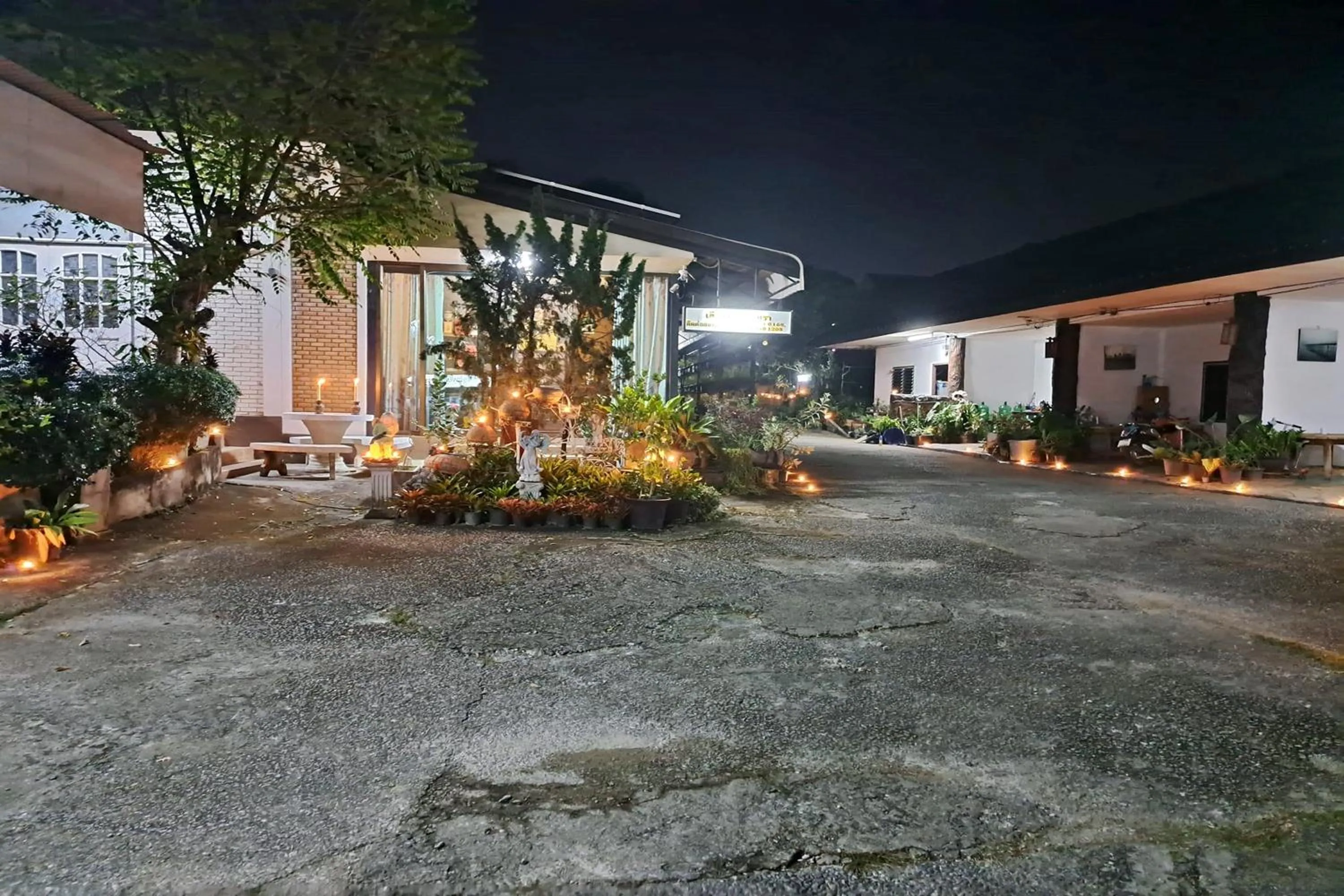 Property building in Huen Pak Mon Chantra