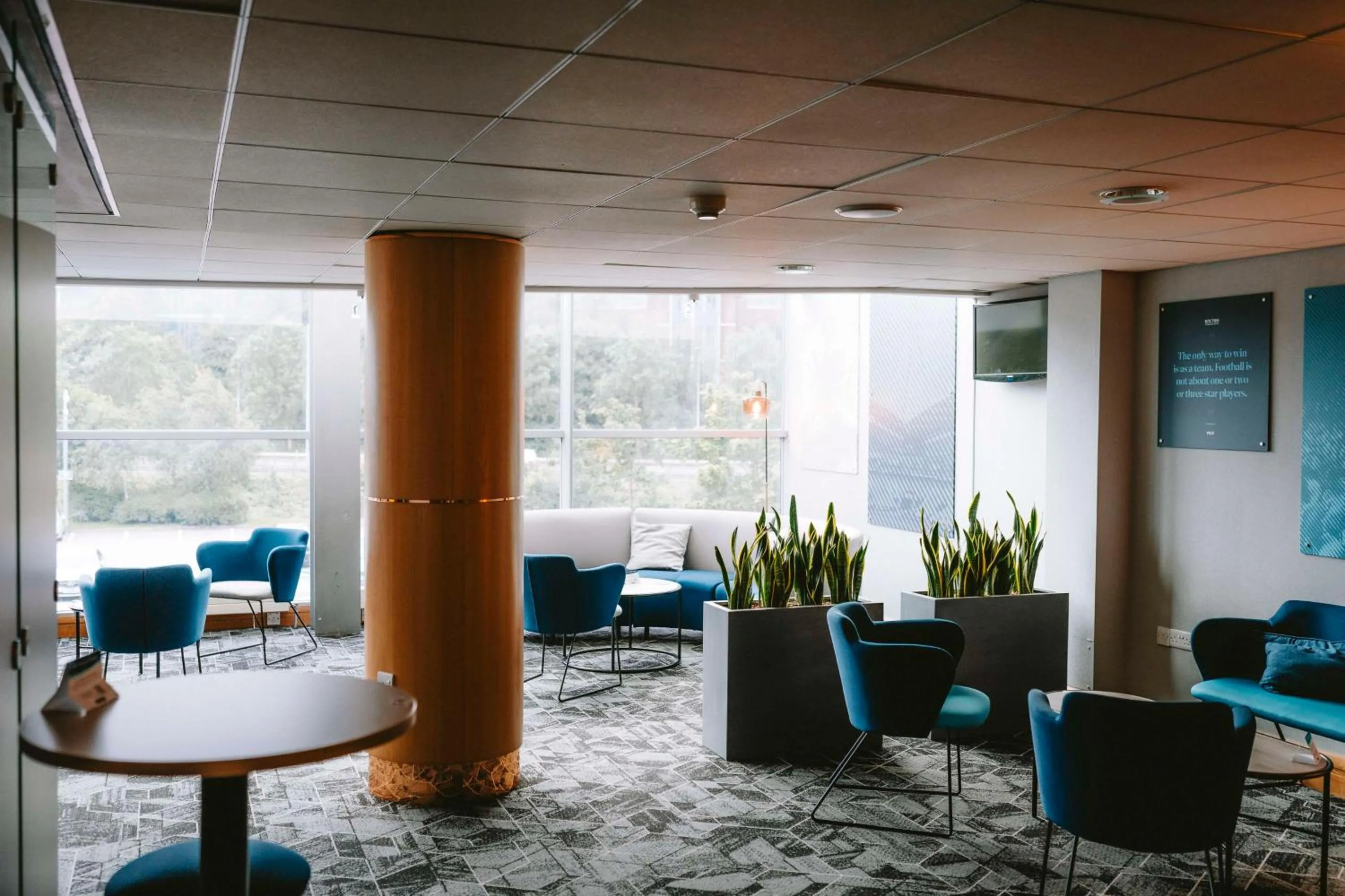 Lounge or bar in The Bolton Stadium Hotel, a member of Radisson Individuals