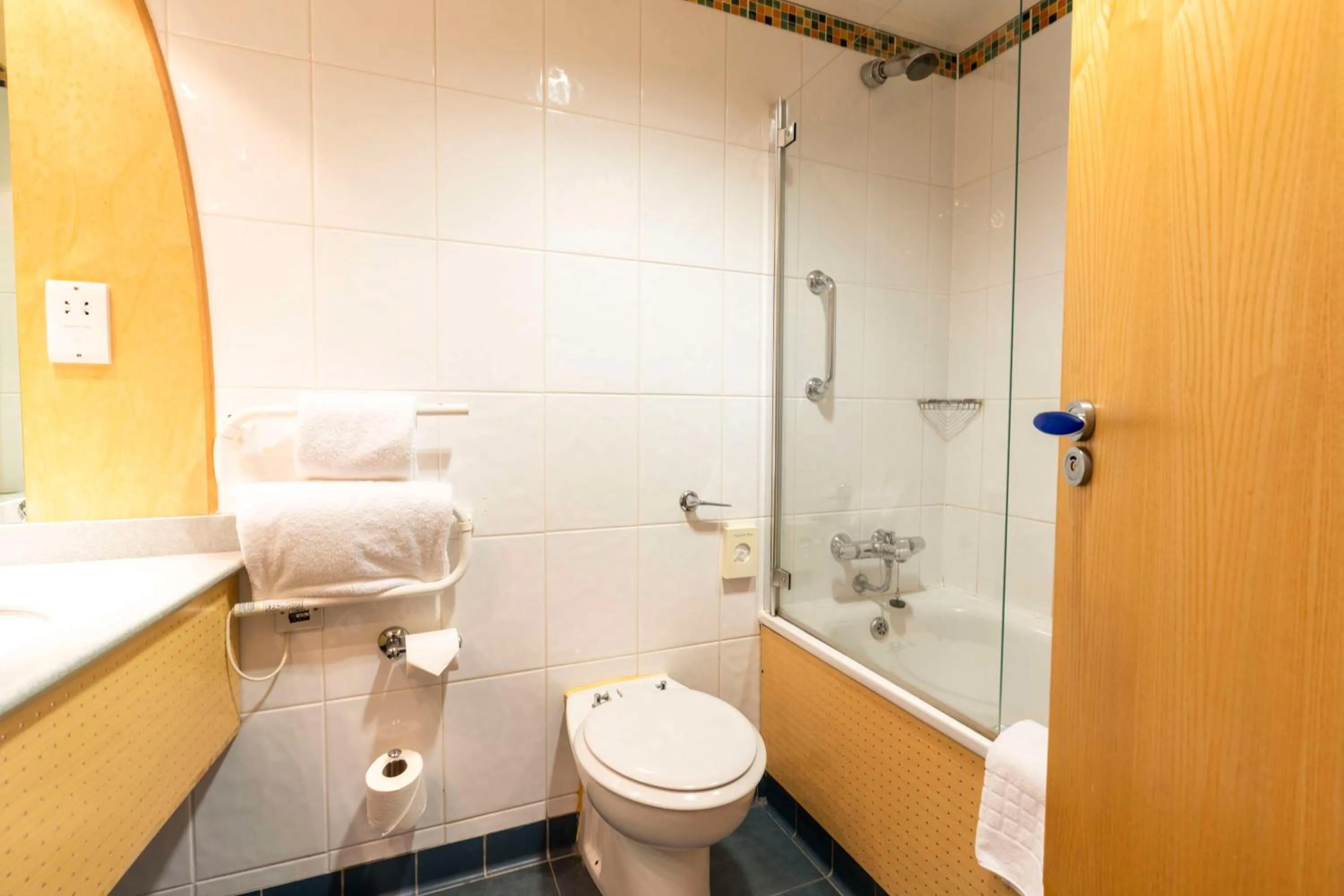 Bathroom in The Bolton Stadium Hotel, a member of Radisson Individuals