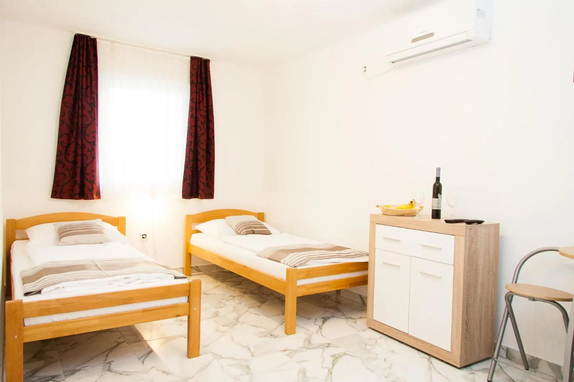 Bed in Rooms Garden Zagreb Airport