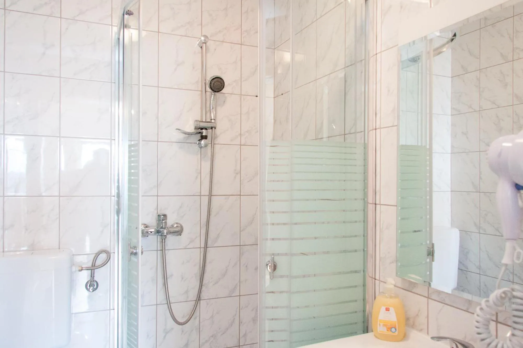 Shower in Rooms Garden Zagreb Airport