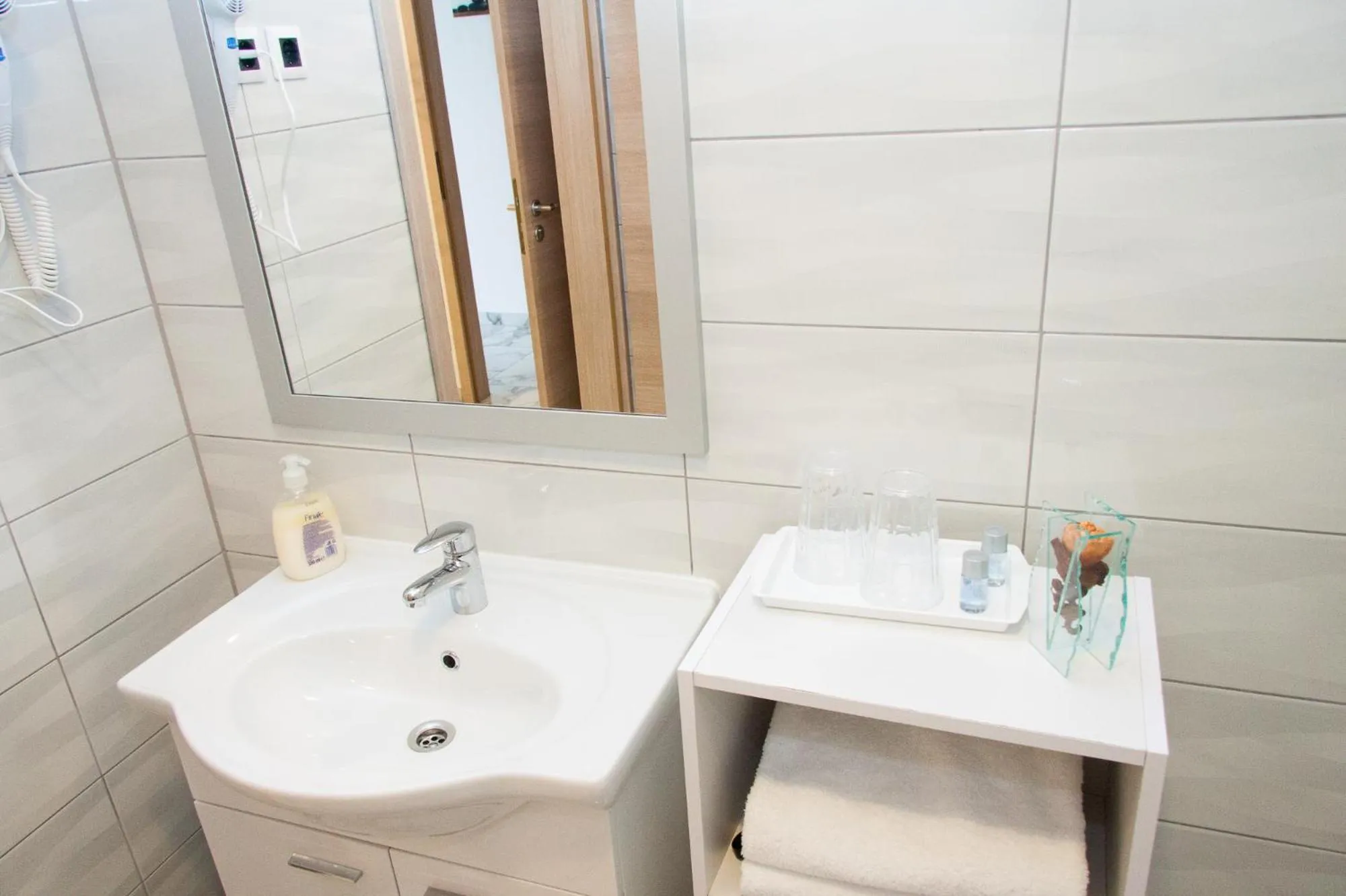 Bathroom in Rooms Garden Zagreb Airport