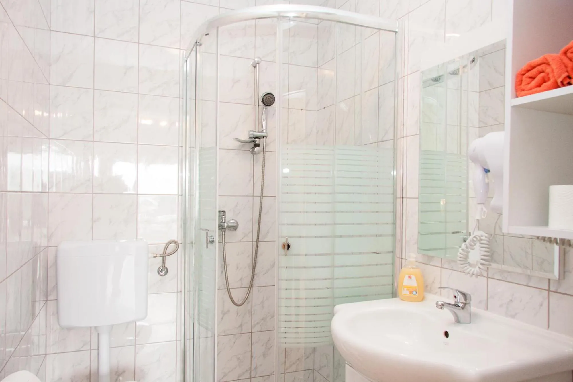 Shower in Rooms Garden Zagreb Airport