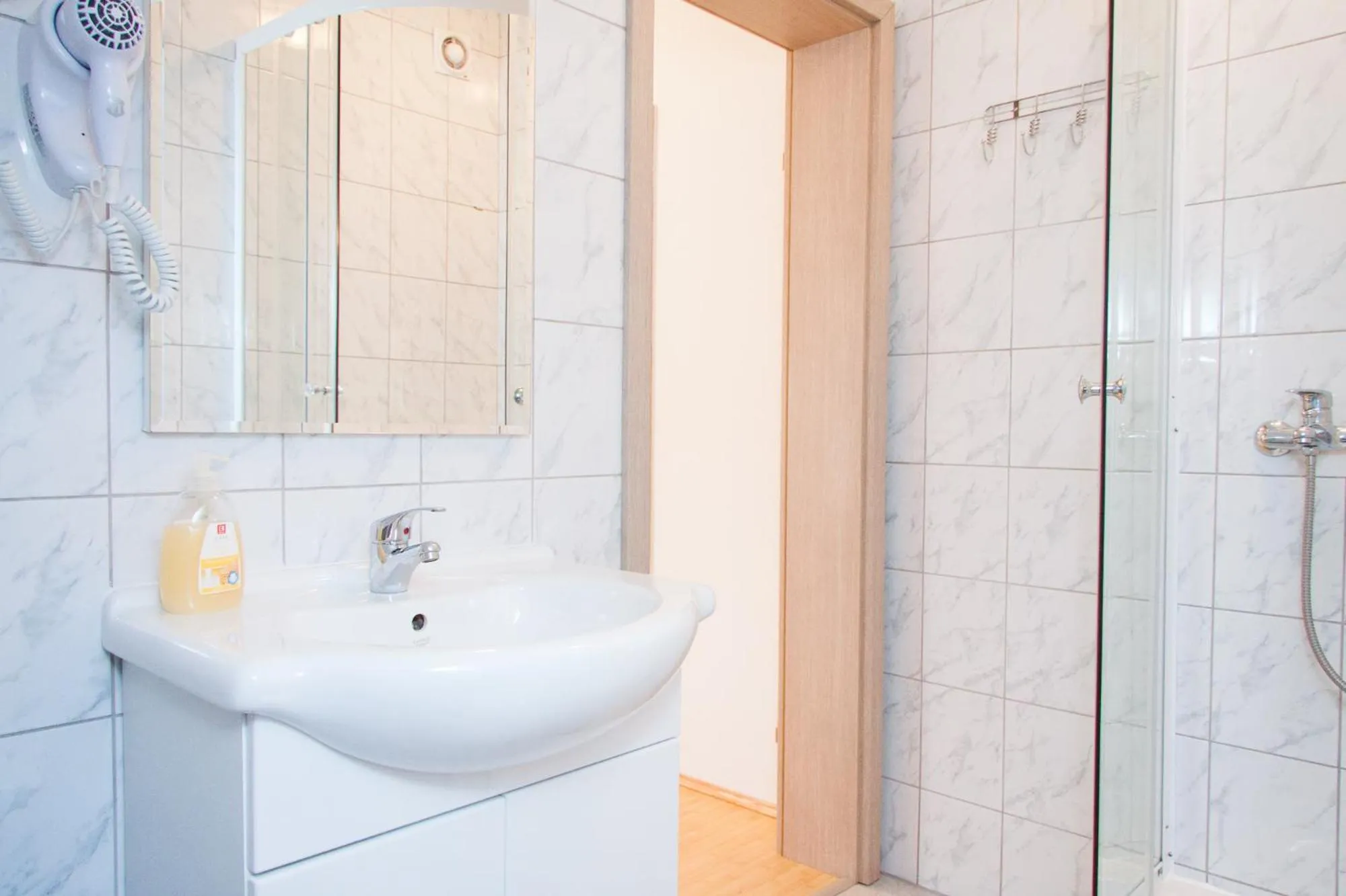 Shower in Rooms Garden Zagreb Airport