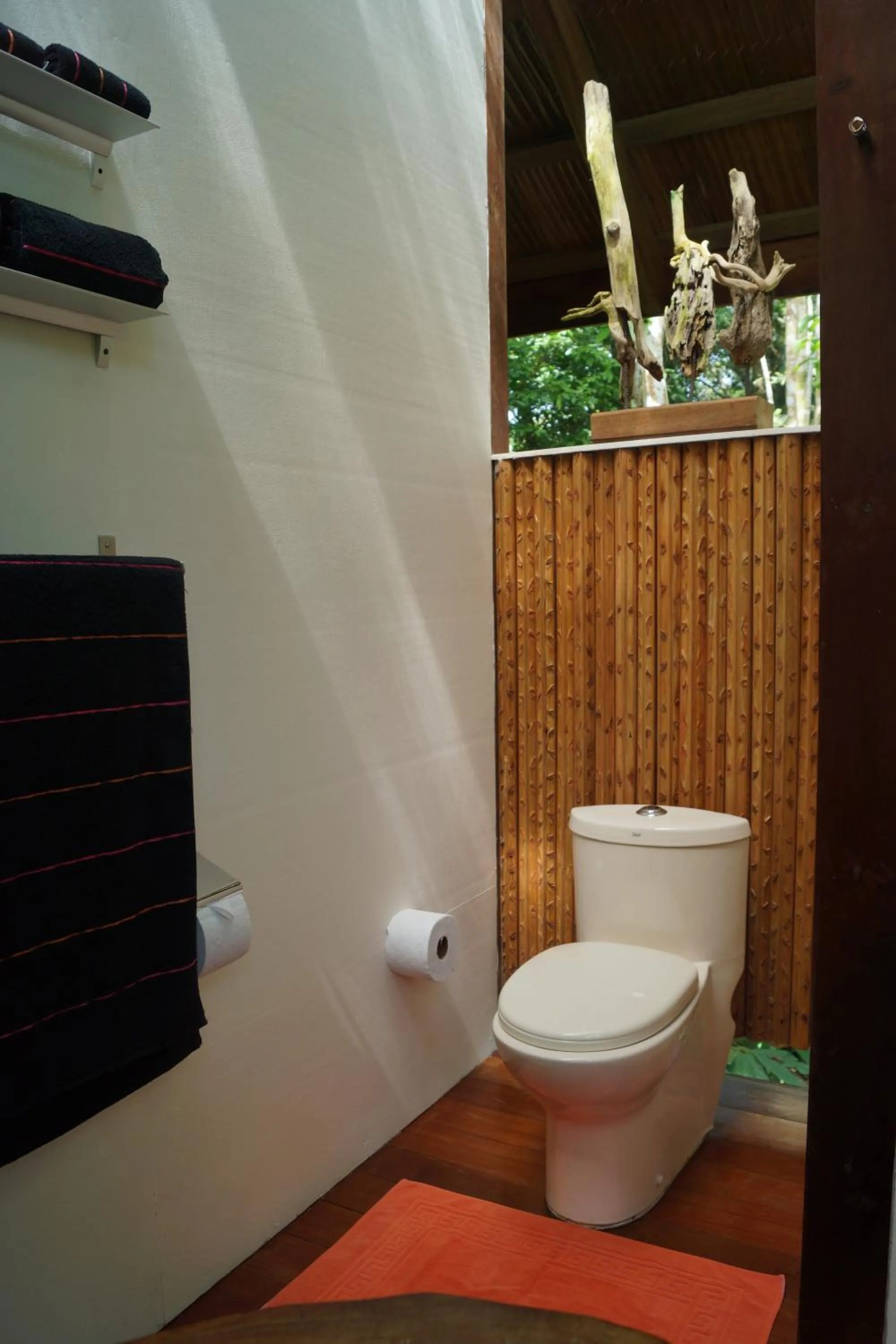 Toilet in Mar Verde Lodge