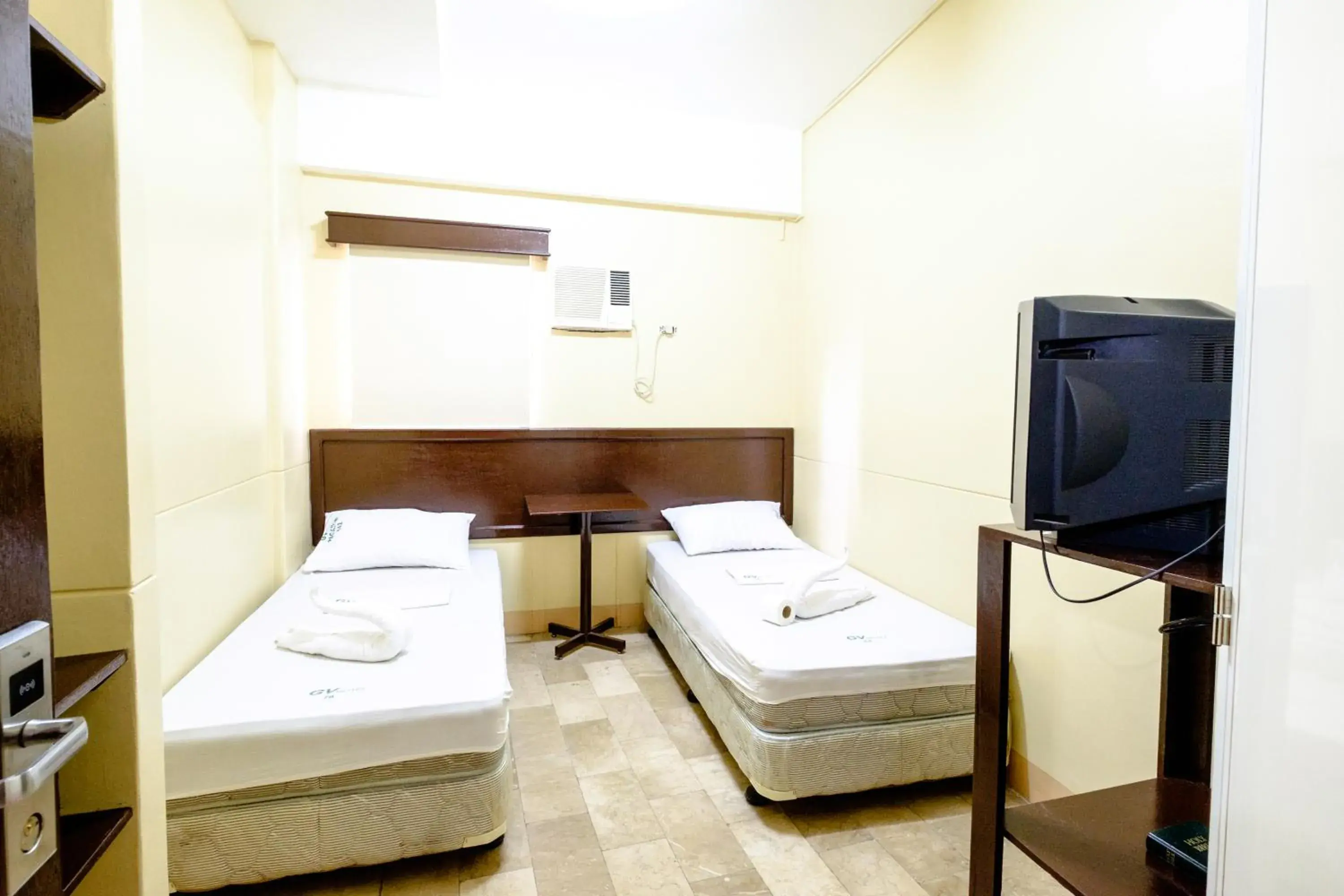 Budget Twin Room in GV Hotel - Pagadian Budget Twin Room in GV Hotel - Pagadian