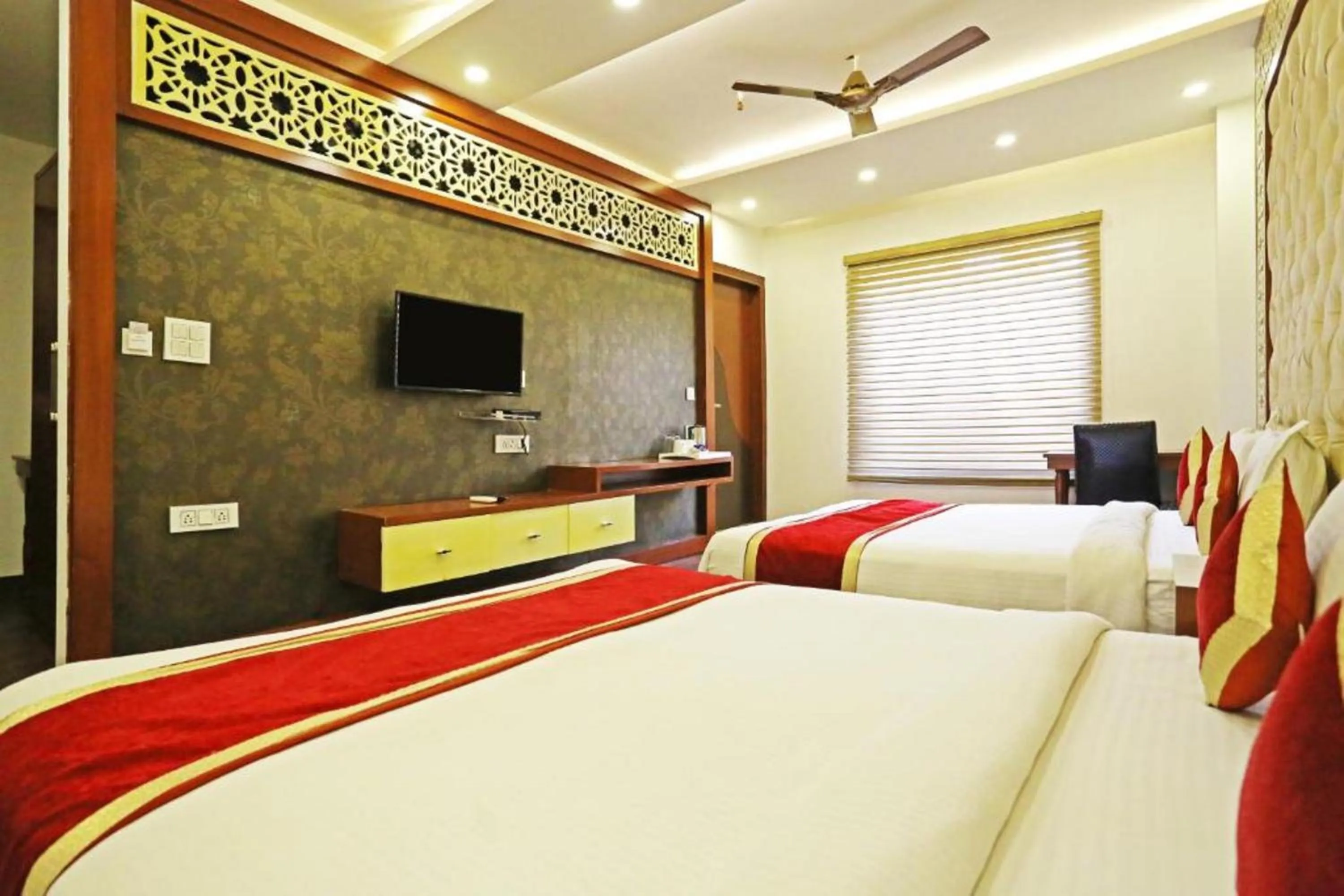 Communal lounge/ TV room in HOTEL MGM RESIDENCY