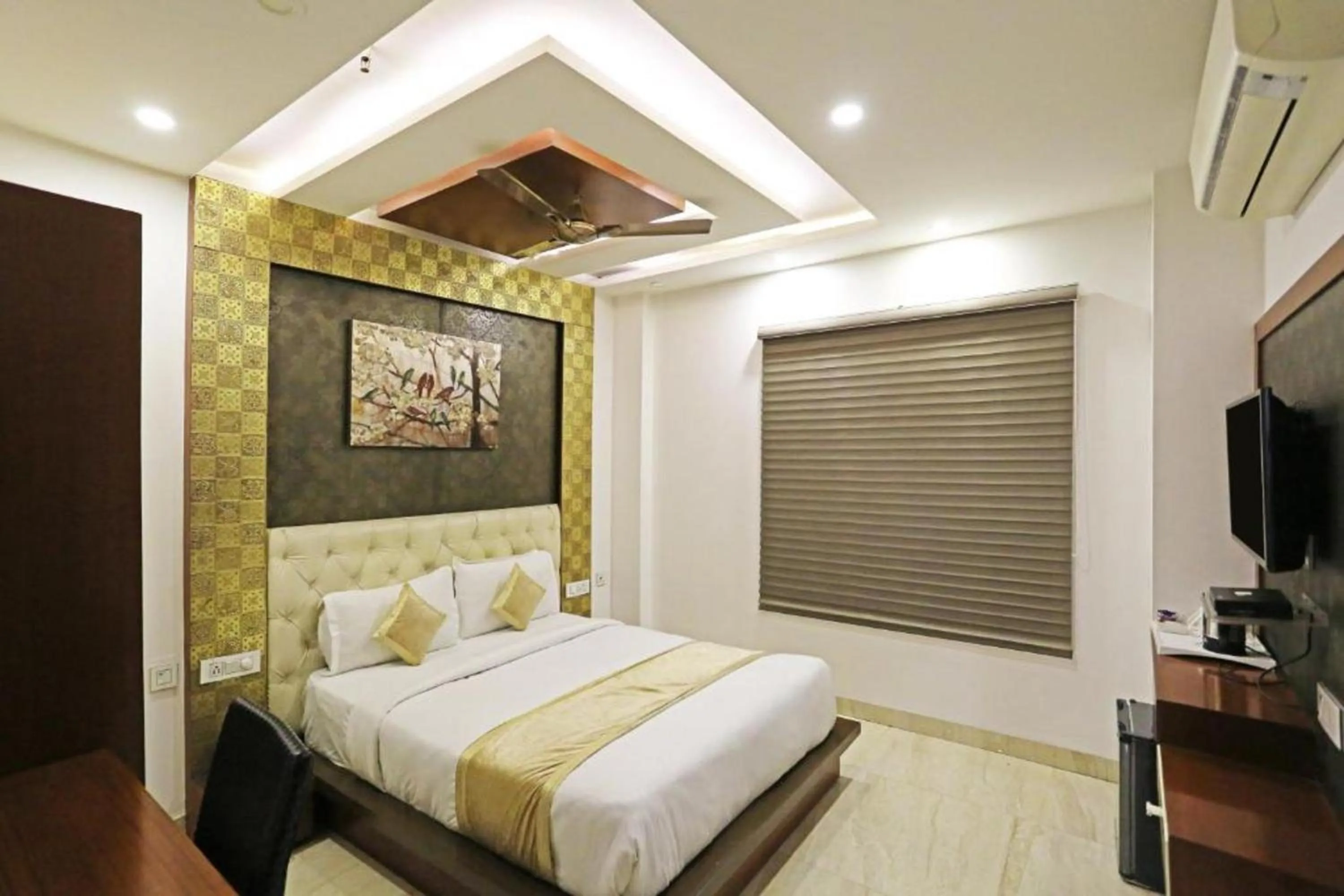 Bed in HOTEL MGM RESIDENCY