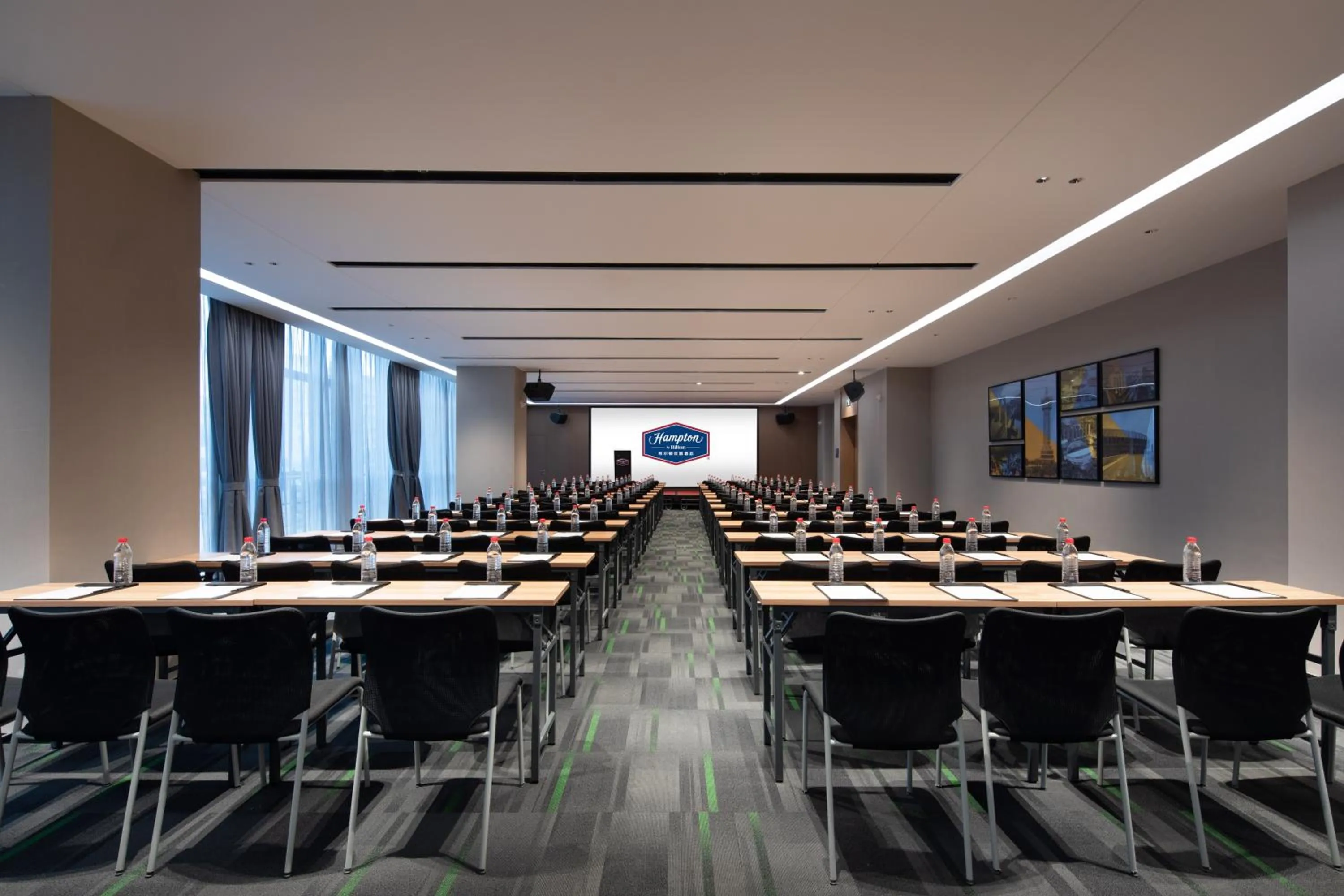 Meeting/conference room in Hampton by Hilton Guigang