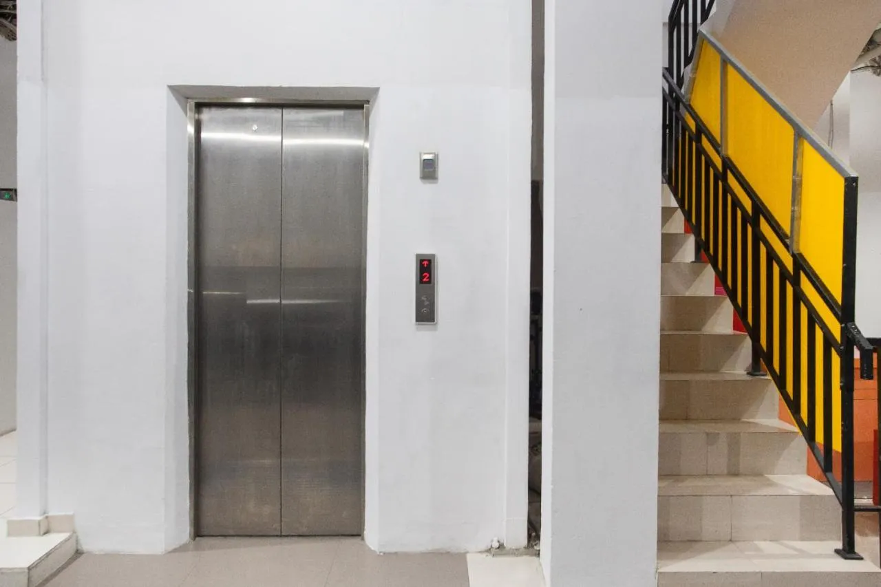 elevator in Kost K23