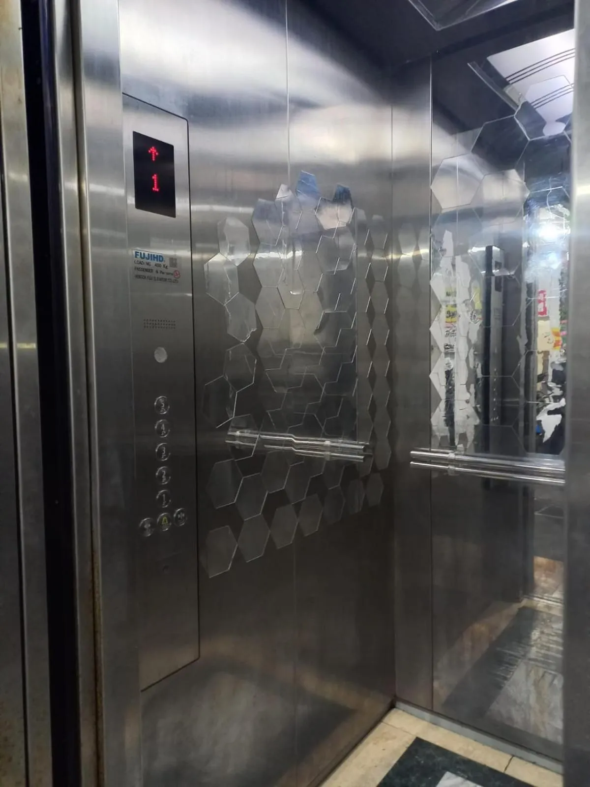 elevator in Kost K23