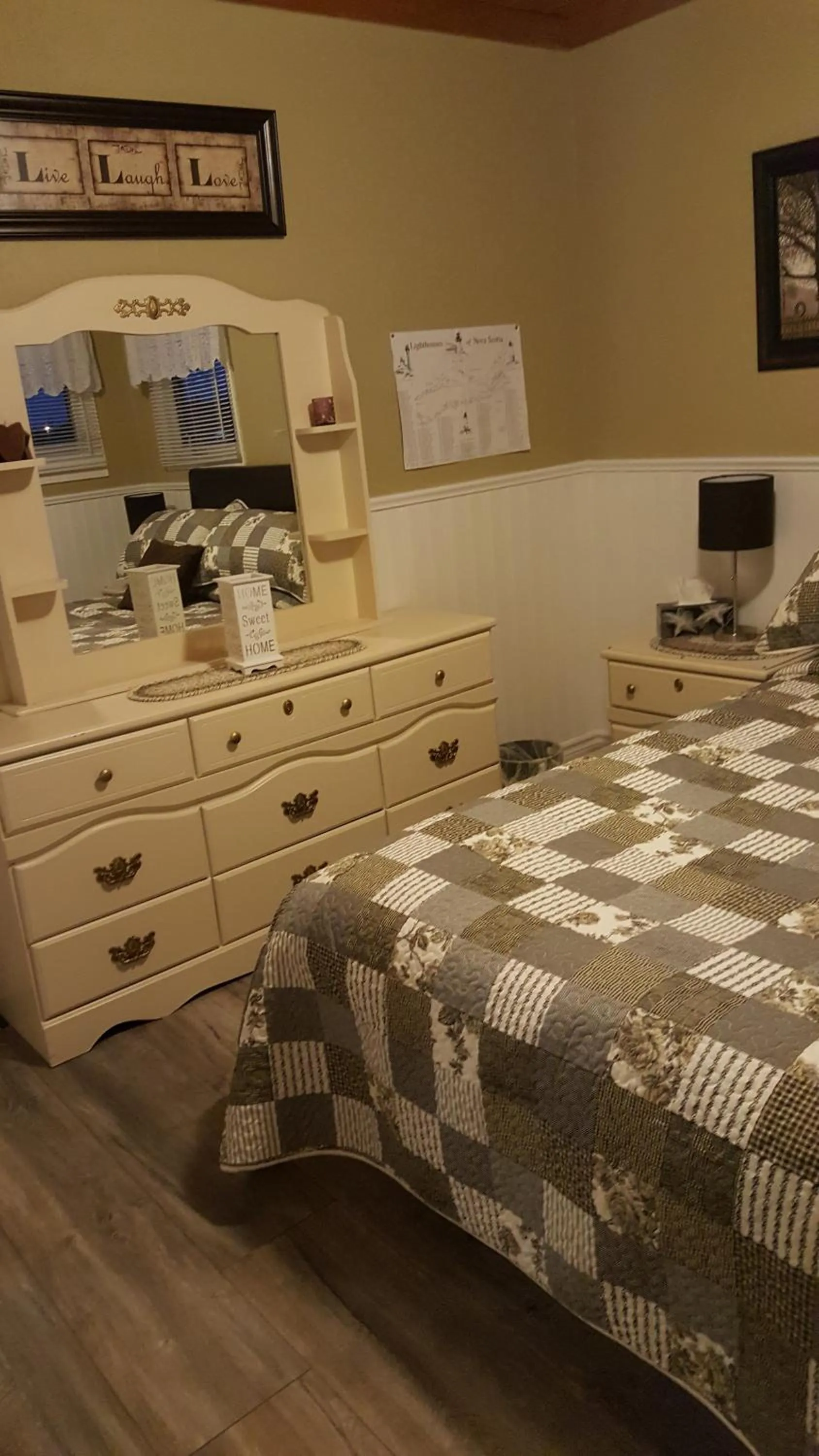 Other, Bed in Mama`s By The Sea B&B