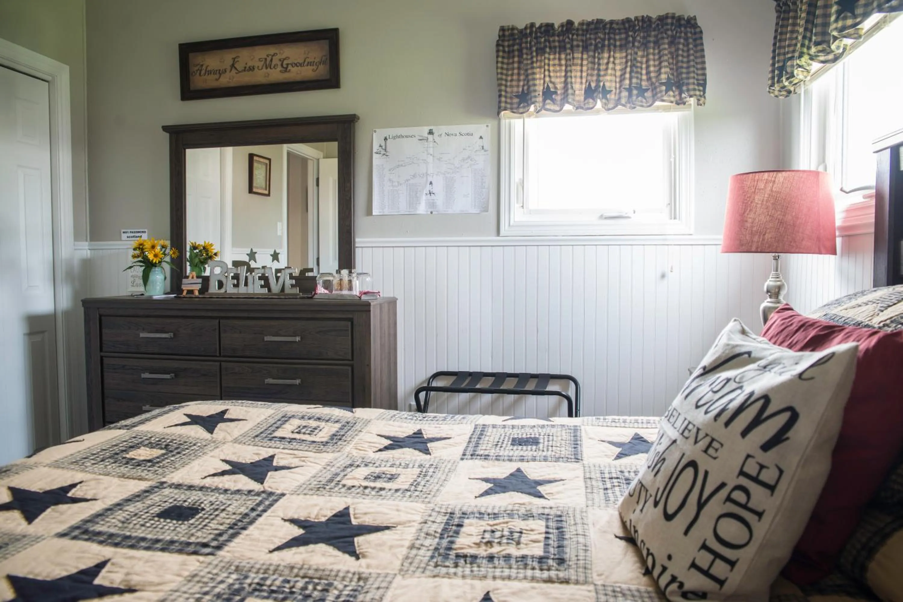 Bed in Mama`s By The Sea B&B