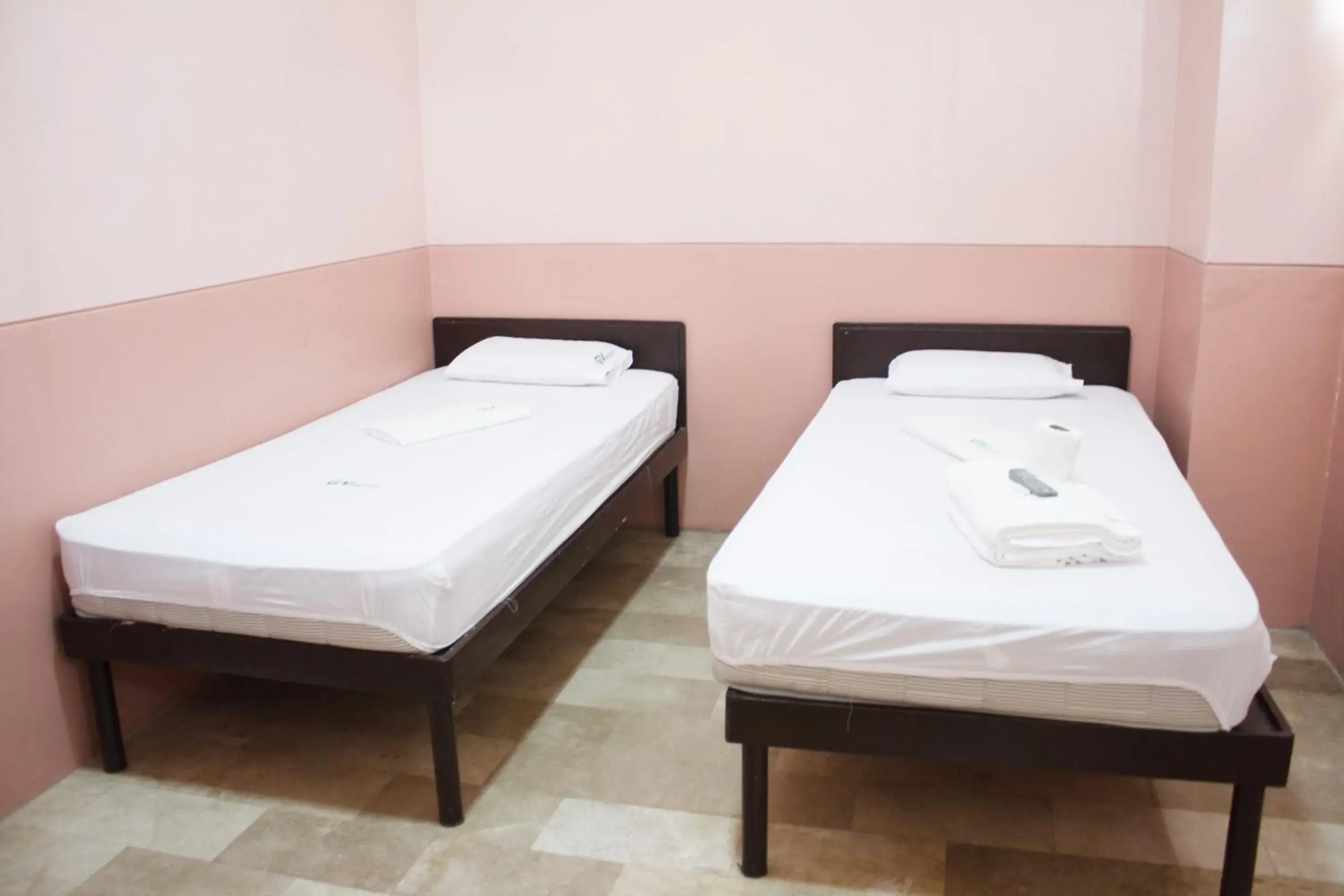 Standard Twin Room in GV Hotel - Borongan Standard Twin Room in GV Hotel - Borongan