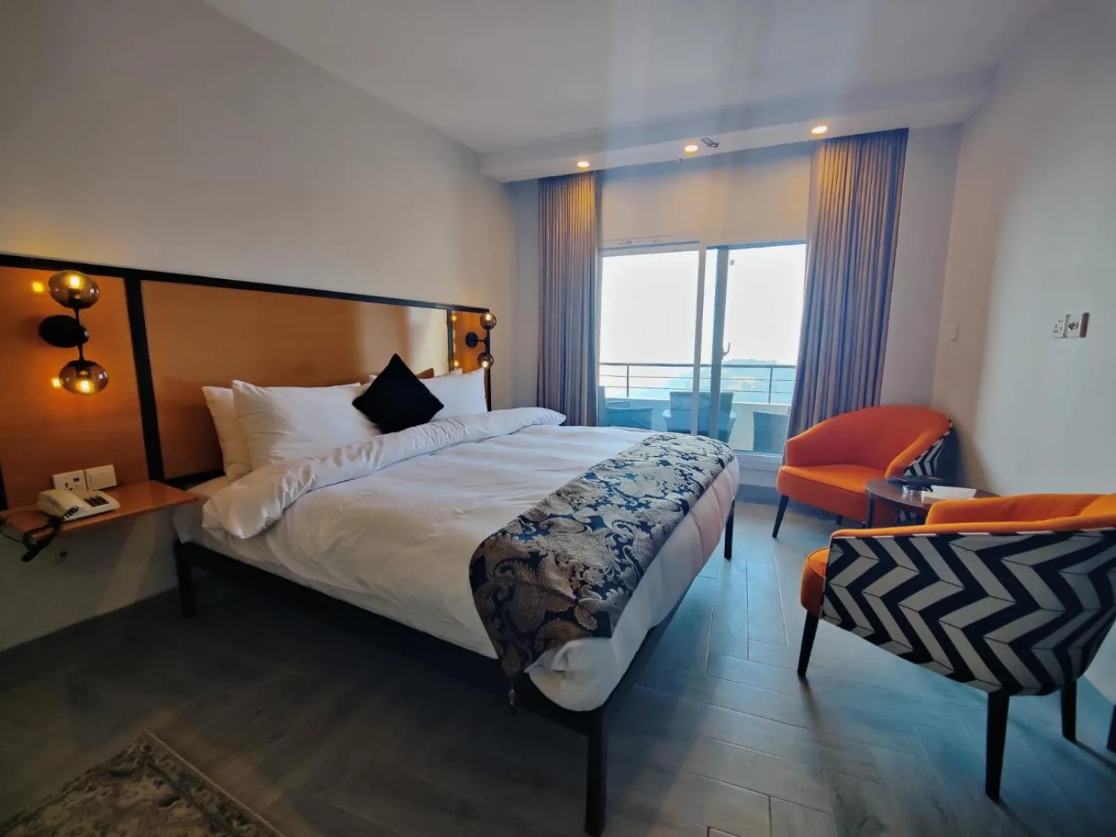 Bedroom, Bed in Sky Lodge Hotel