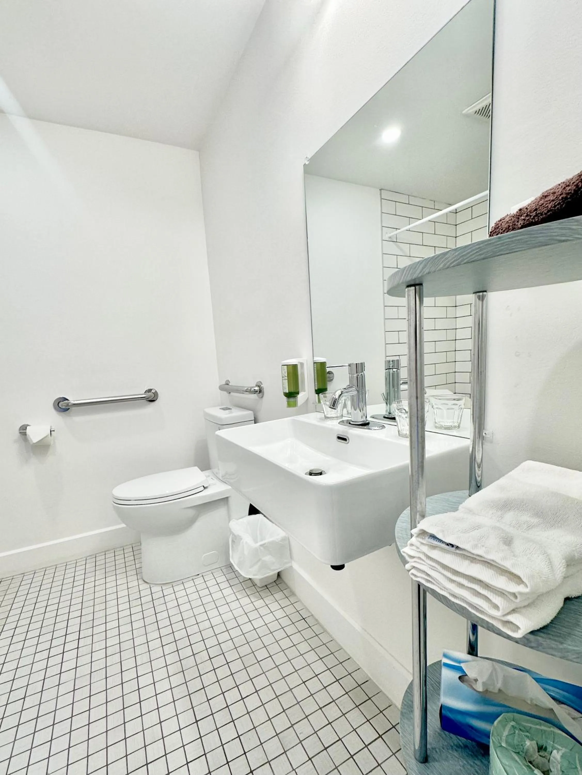 Toilet in Hotel Lac Brome