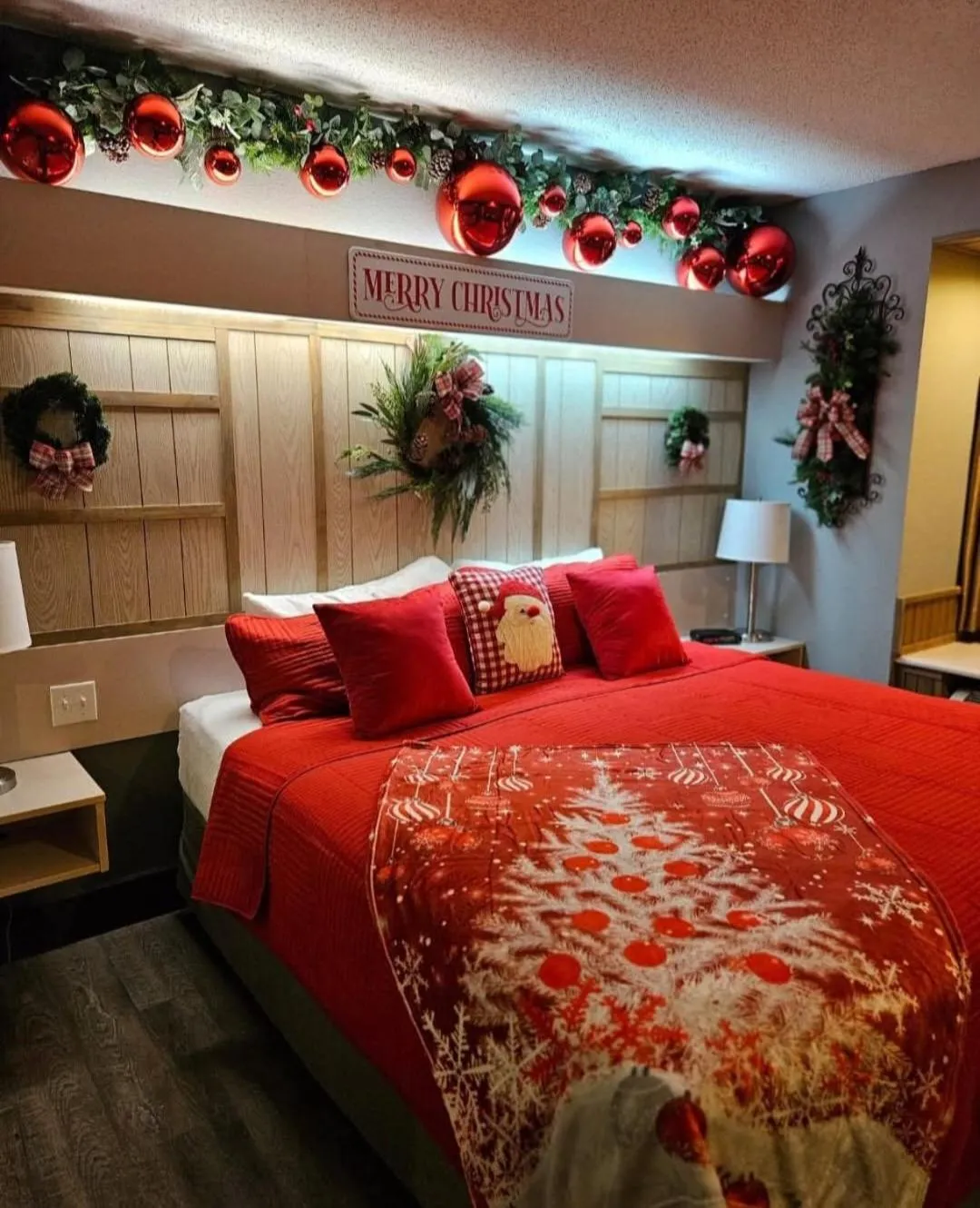 Bed in Patti's Inn and Suites