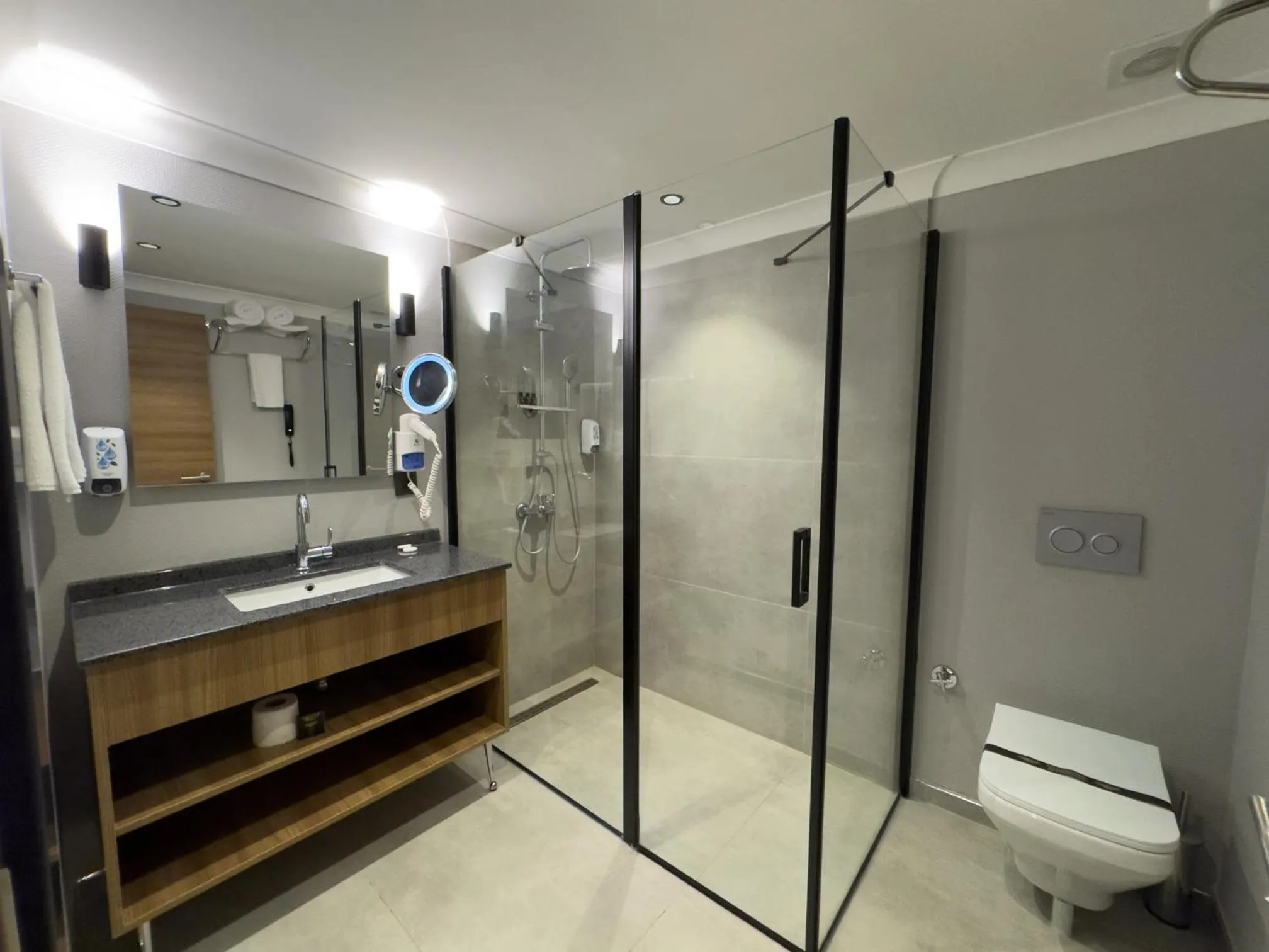 Shower in Sera Lake Center Hotel