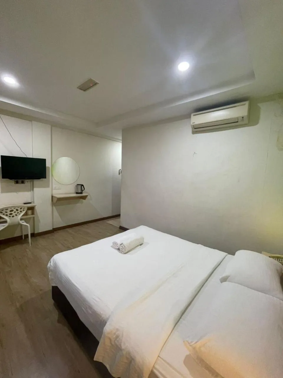 Bed in Merlin Hotel George Town Penang