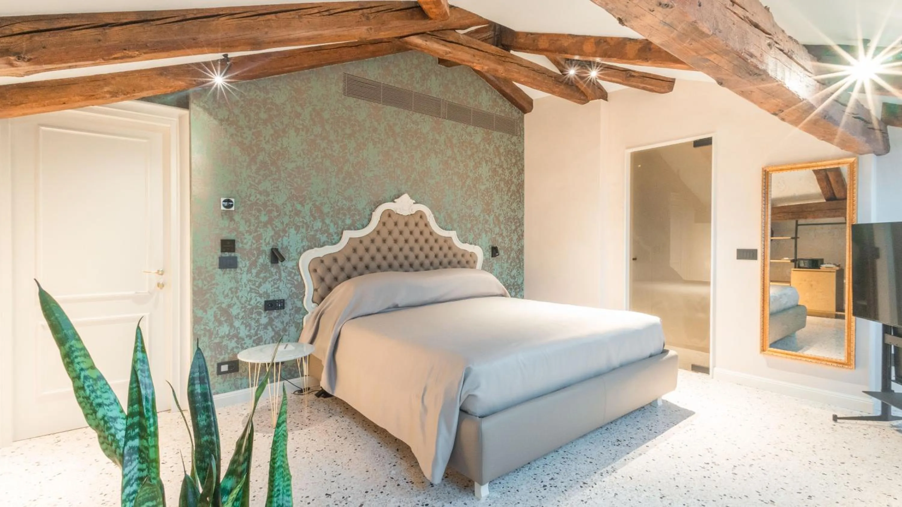 Bed in Palazzetto MyVenice