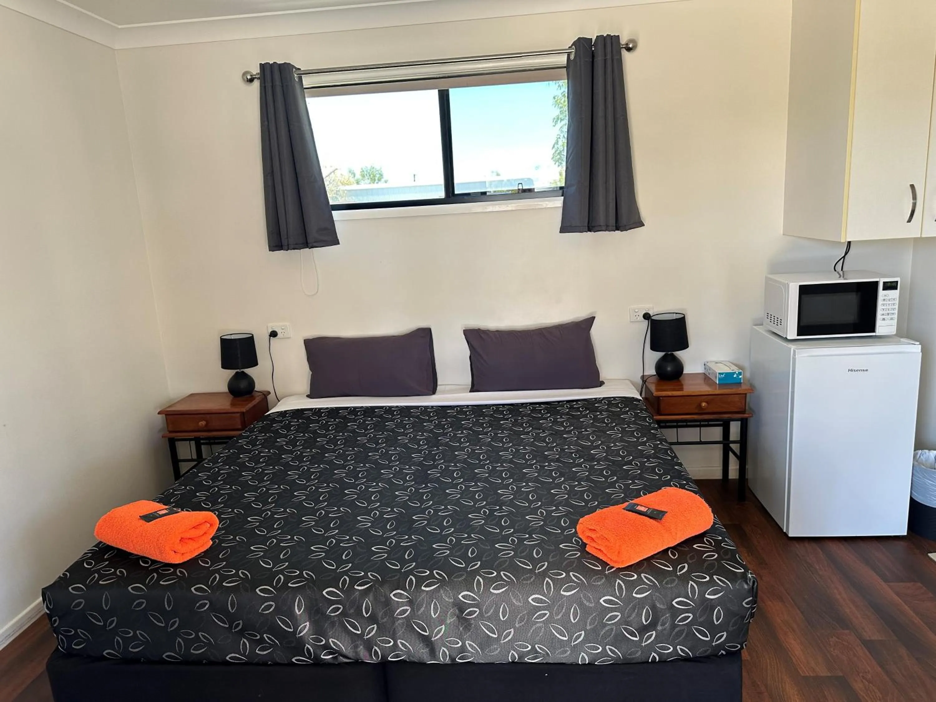 Bedroom, Bed in Winton Outback Motel