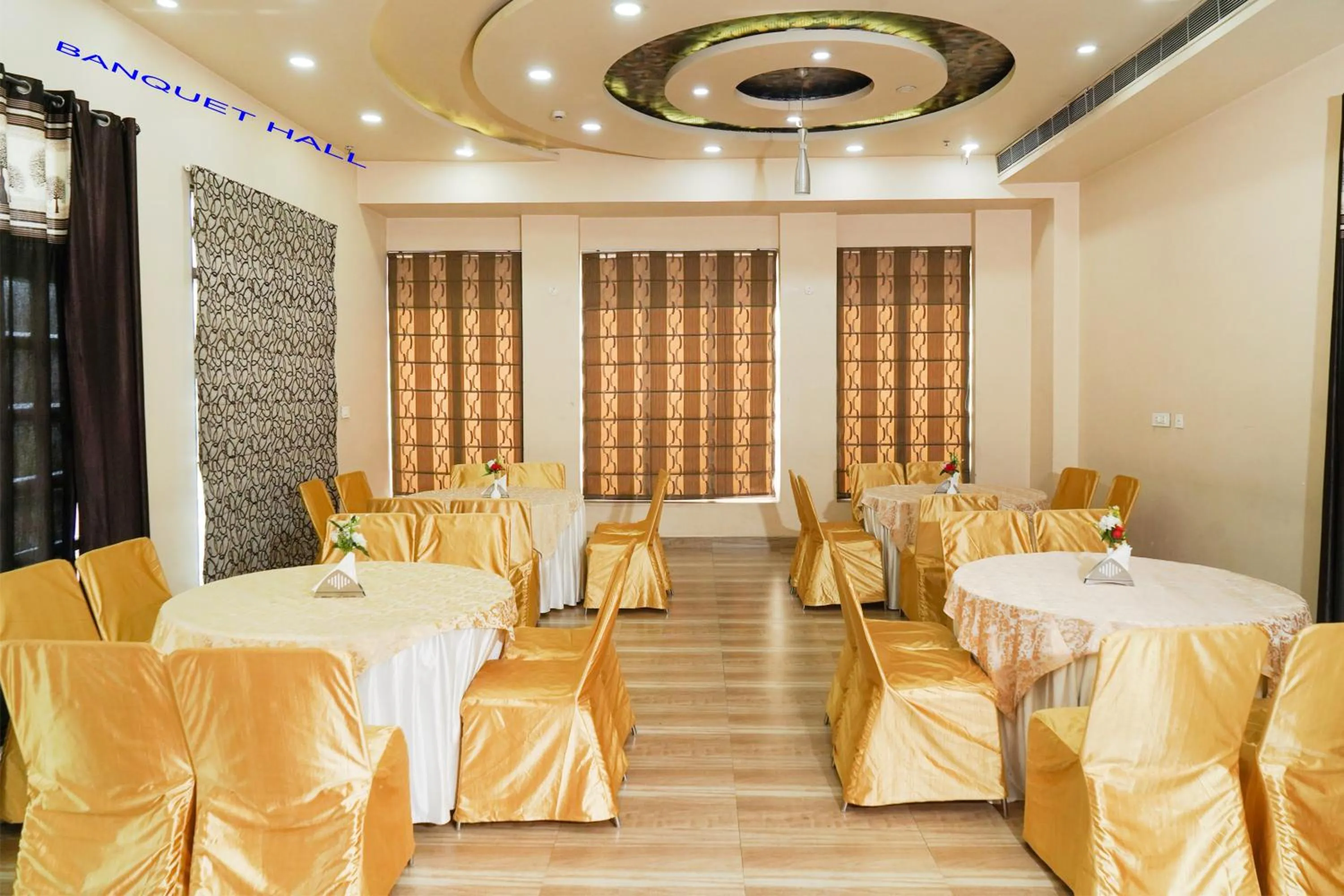 Banquet/Function facilities, Restaurant/Places to Eat in Hotel Yash Regency
