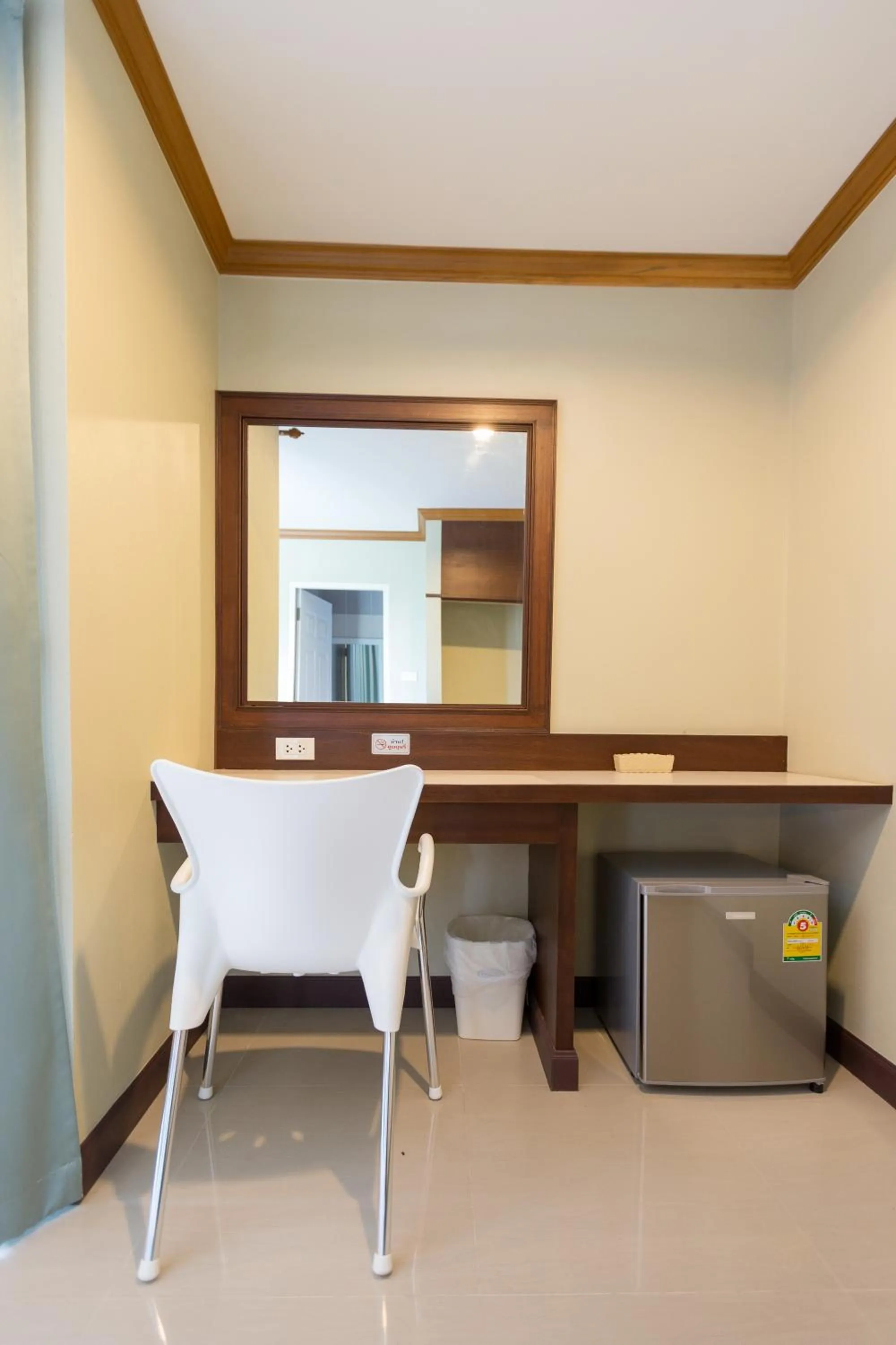 Communal lounge/ TV room in Thungtawan Hotel