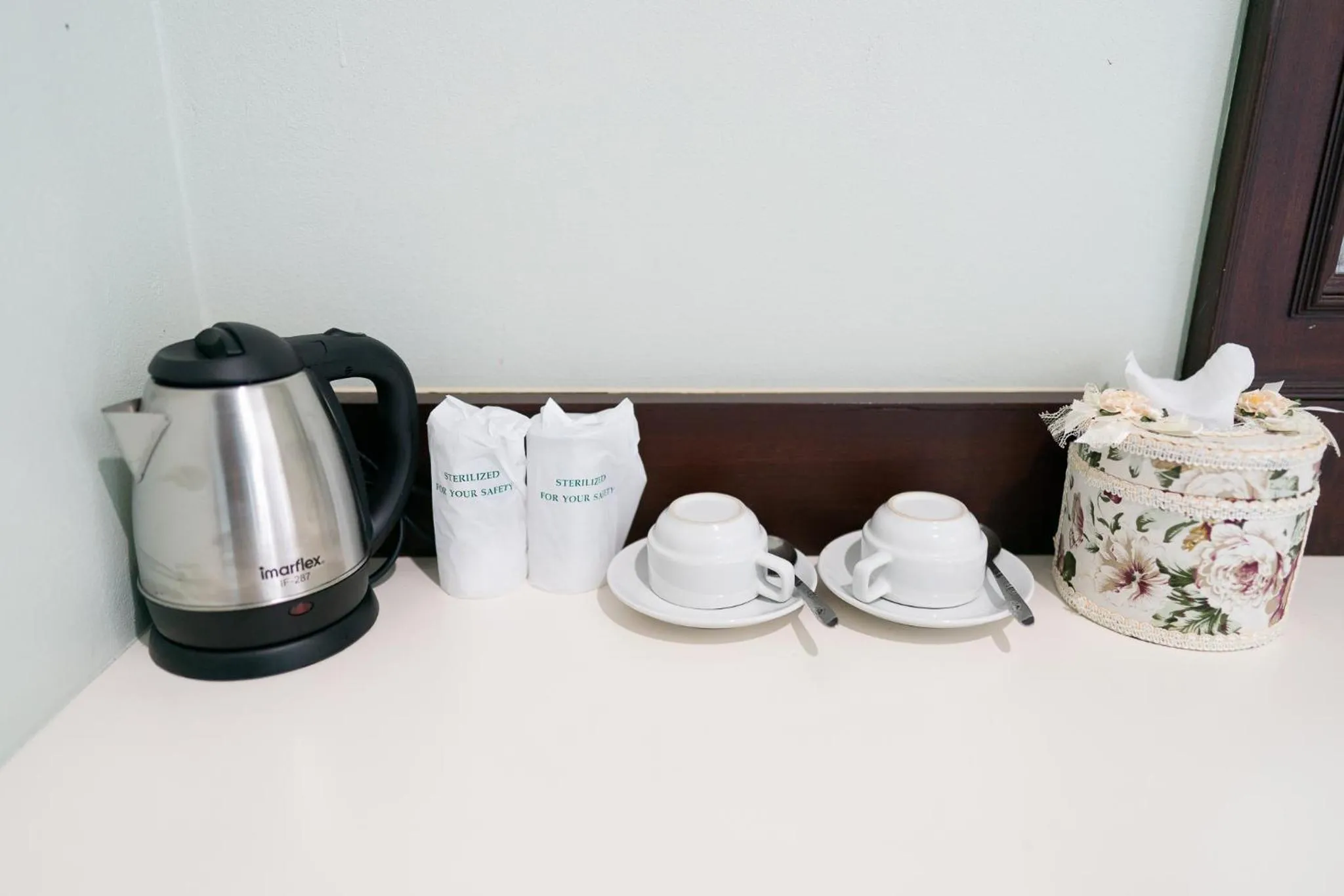 Coffee/tea facilities in Thungtawan Hotel