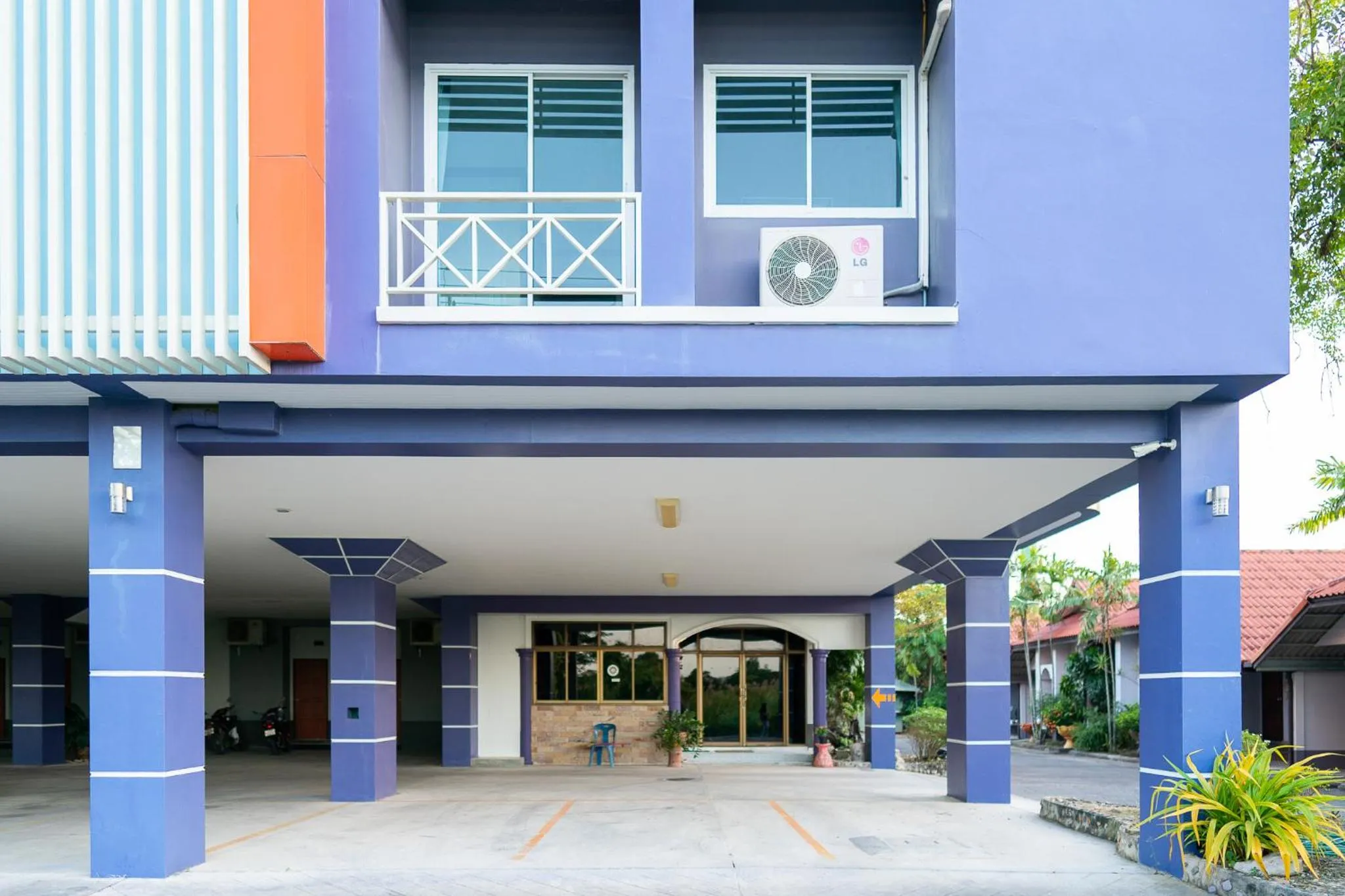 Facade/entrance in Thungtawan Hotel