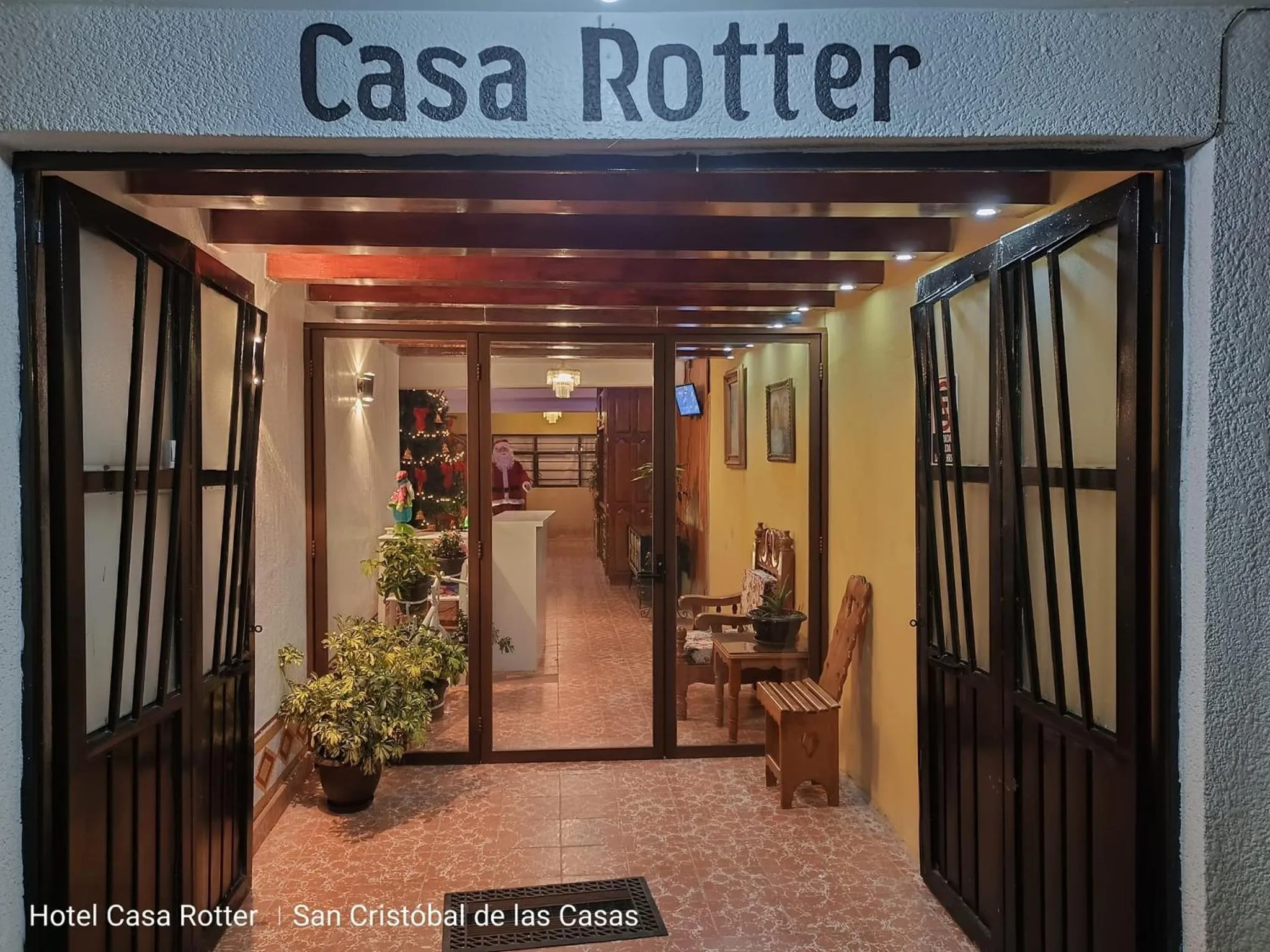 Facade/entrance in Capital O Casa Rotter