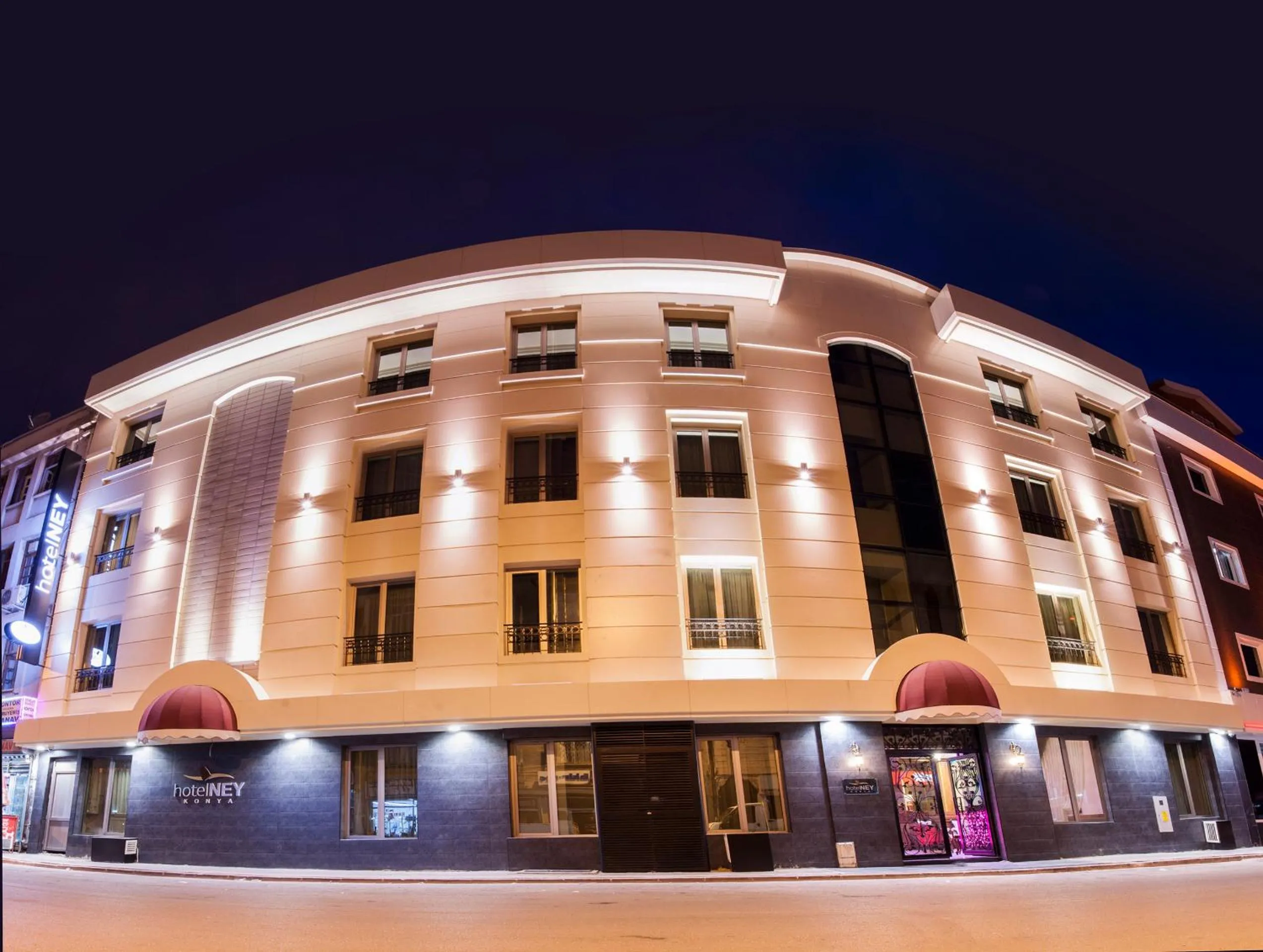 Facade/entrance in Hotel Ney