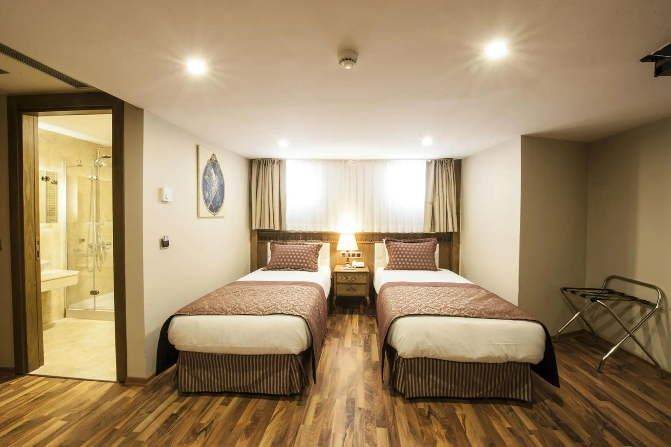 Bedroom, Bed in Hotel Ney