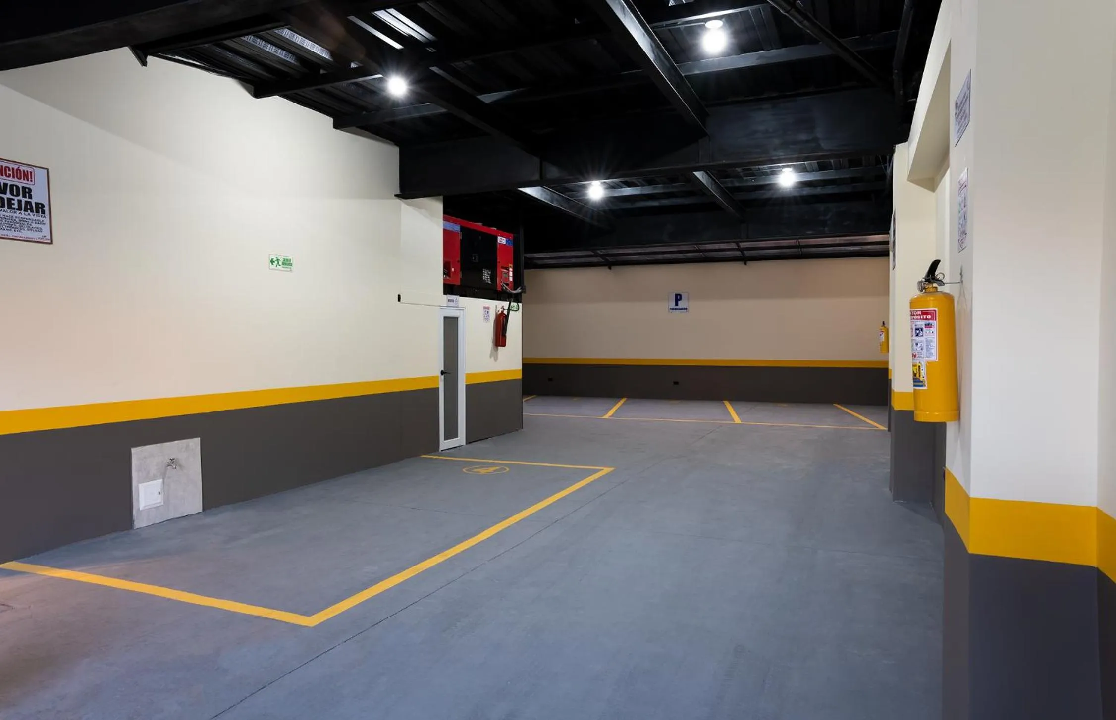 Parking in Hotel Fontana Bogotá - Corferias