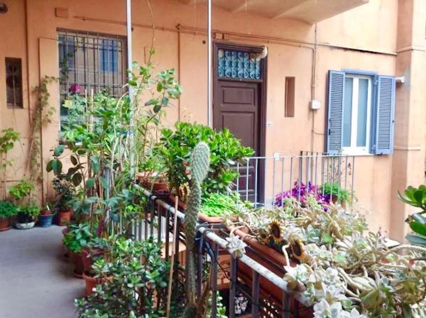 Patio in San Vito Suites