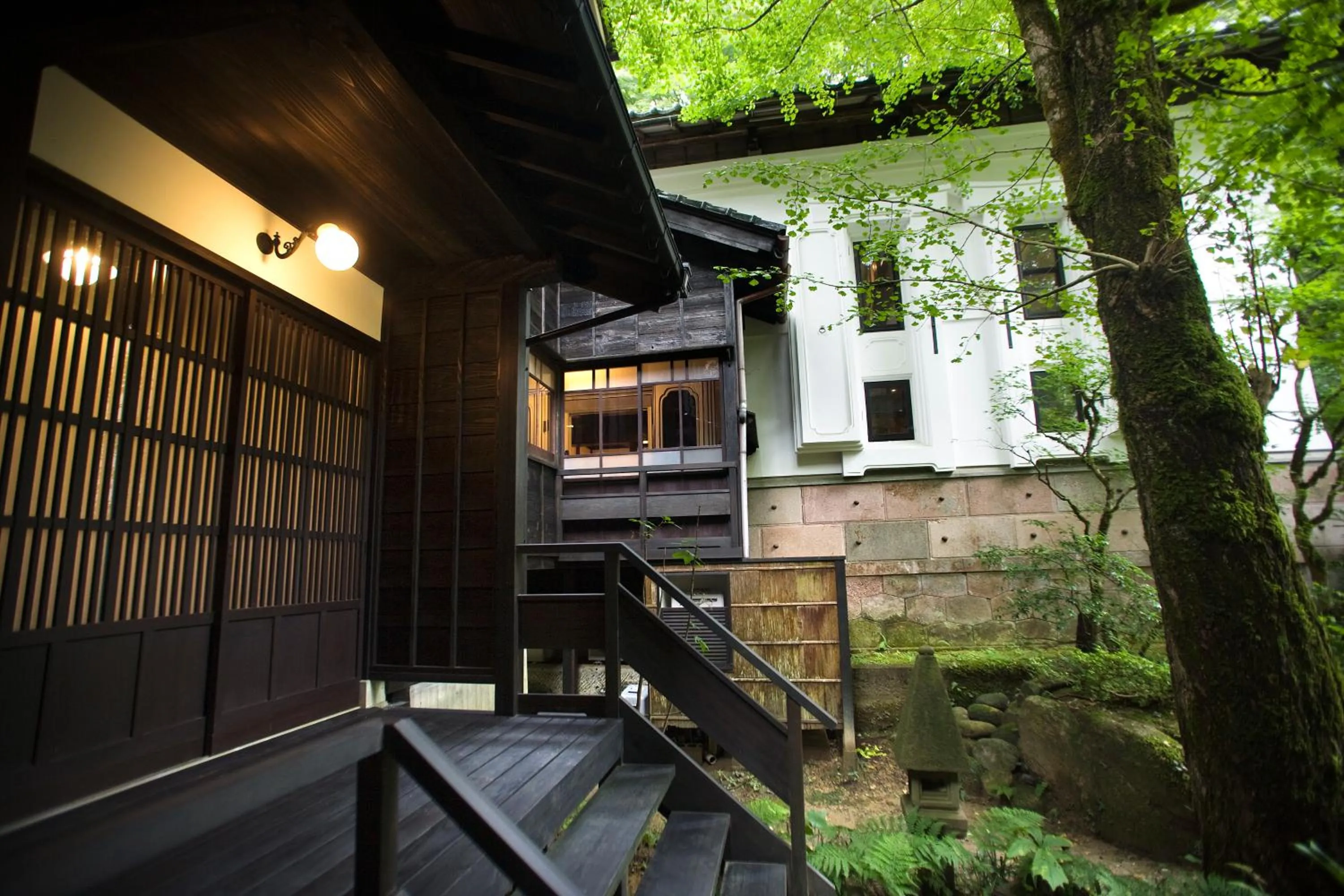 Property building in Motoyu Ishiya