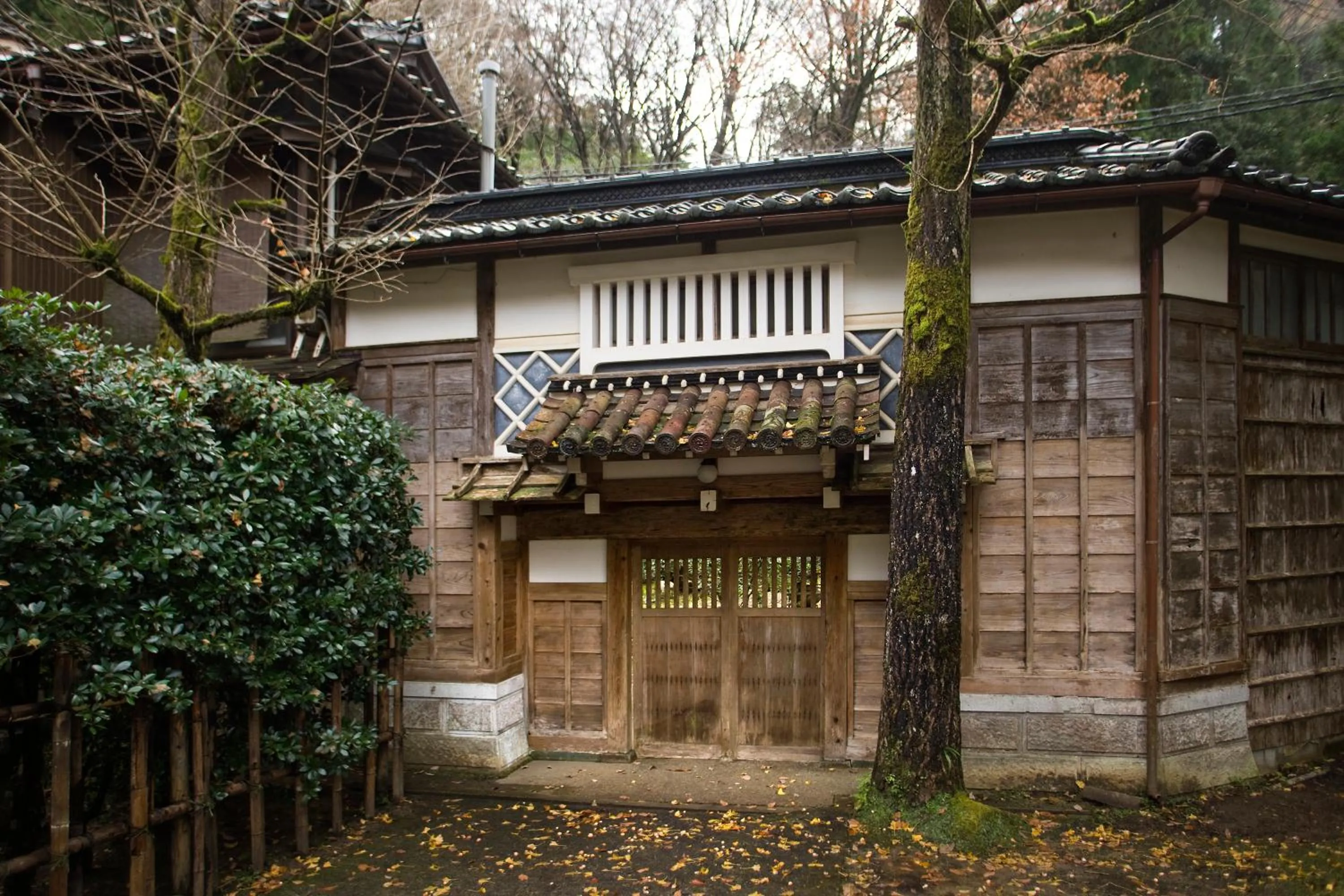 Facade/entrance in Motoyu Ishiya