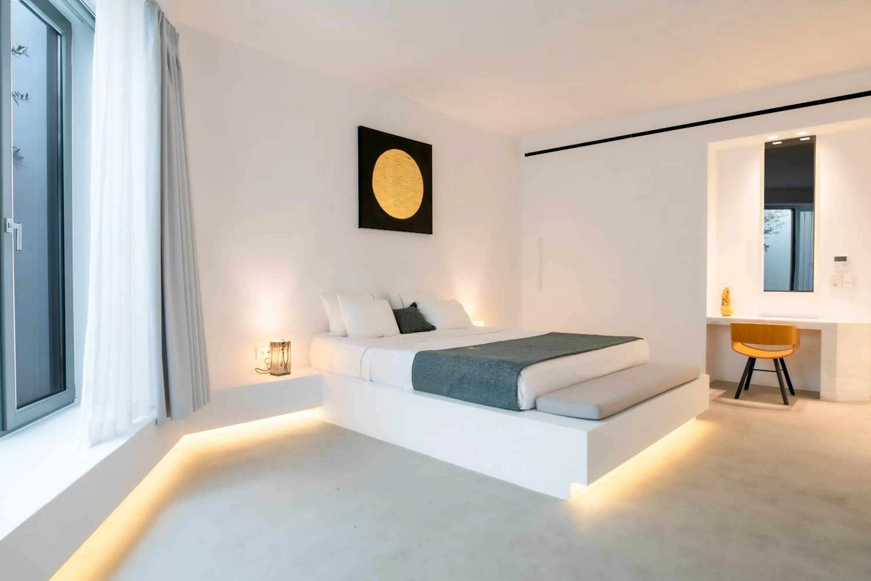 Bedroom, Bed in Heavens Edge