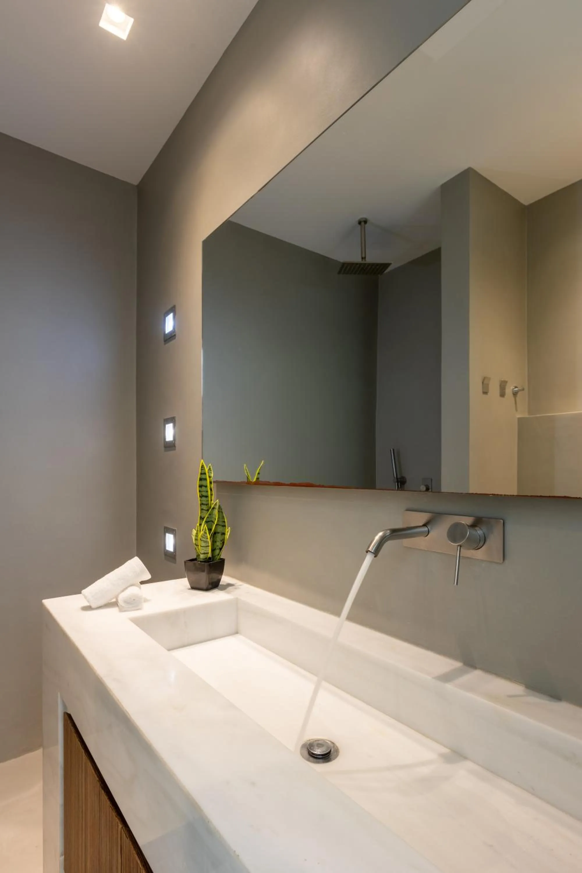 Bathroom in Heavens Edge