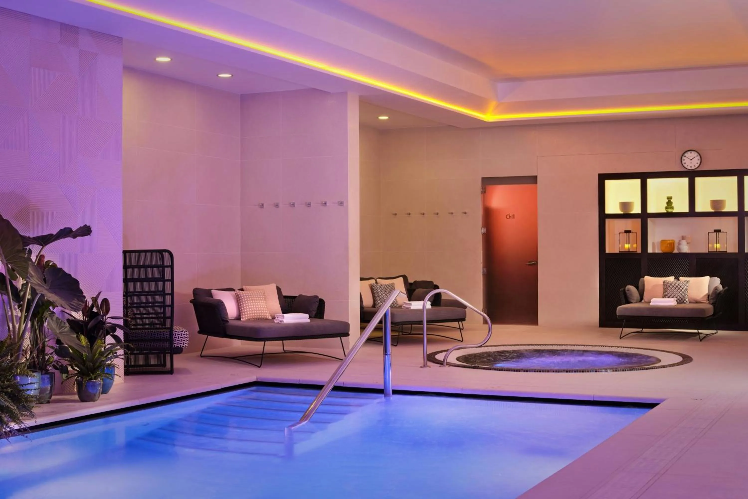 Swimming pool in Montcalm East, Autograph Collection