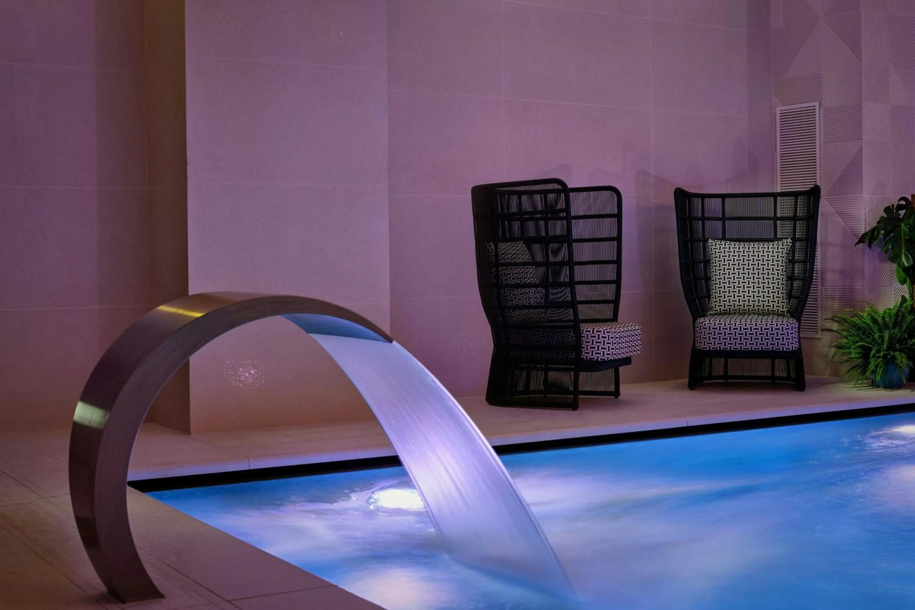 Swimming pool in Montcalm East, Autograph Collection