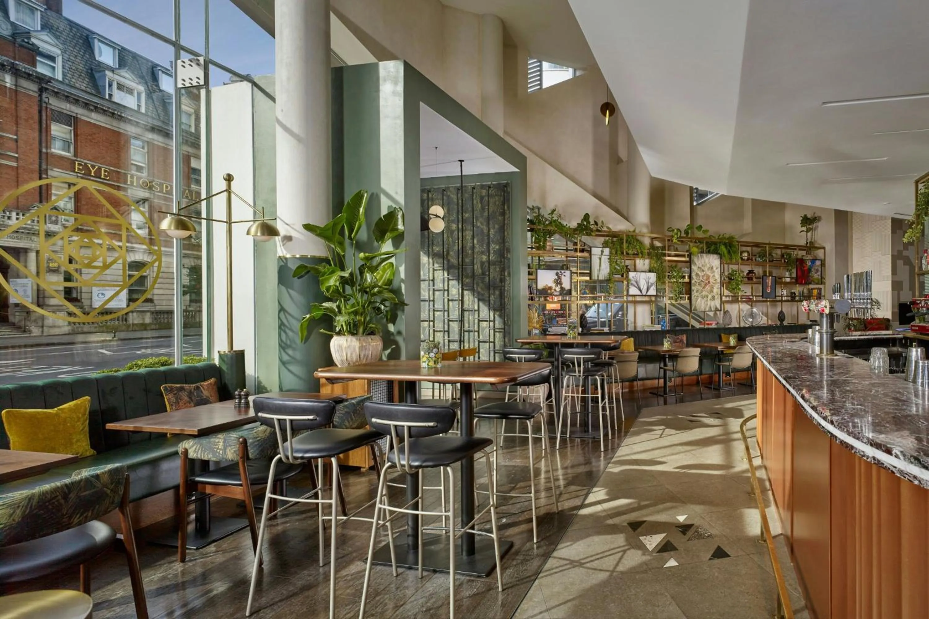 Lounge or bar in Montcalm East, Autograph Collection