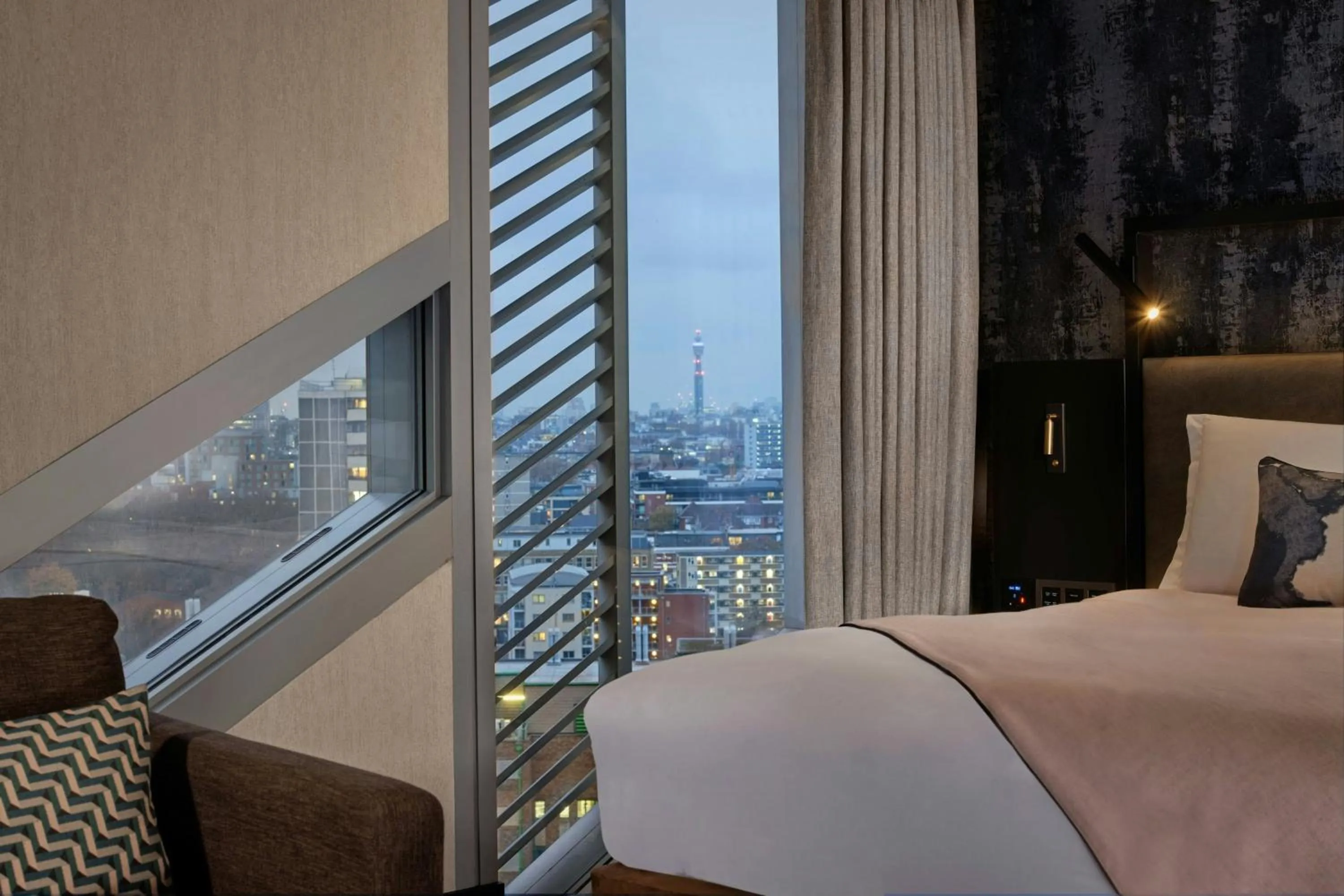 Photo of the whole room, Bed in Montcalm East, Autograph Collection