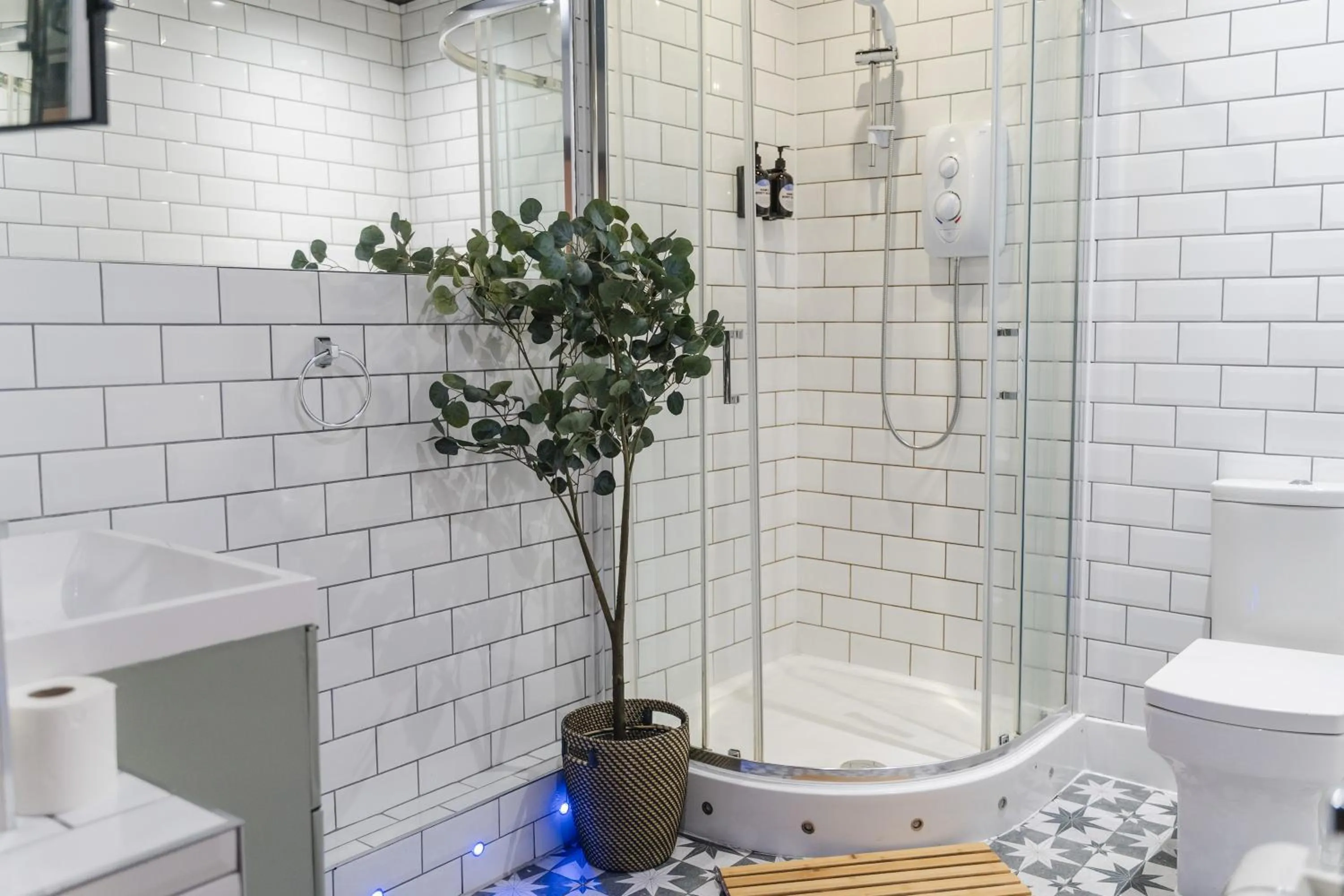 Shower in CODE - The Loft, Edinburgh