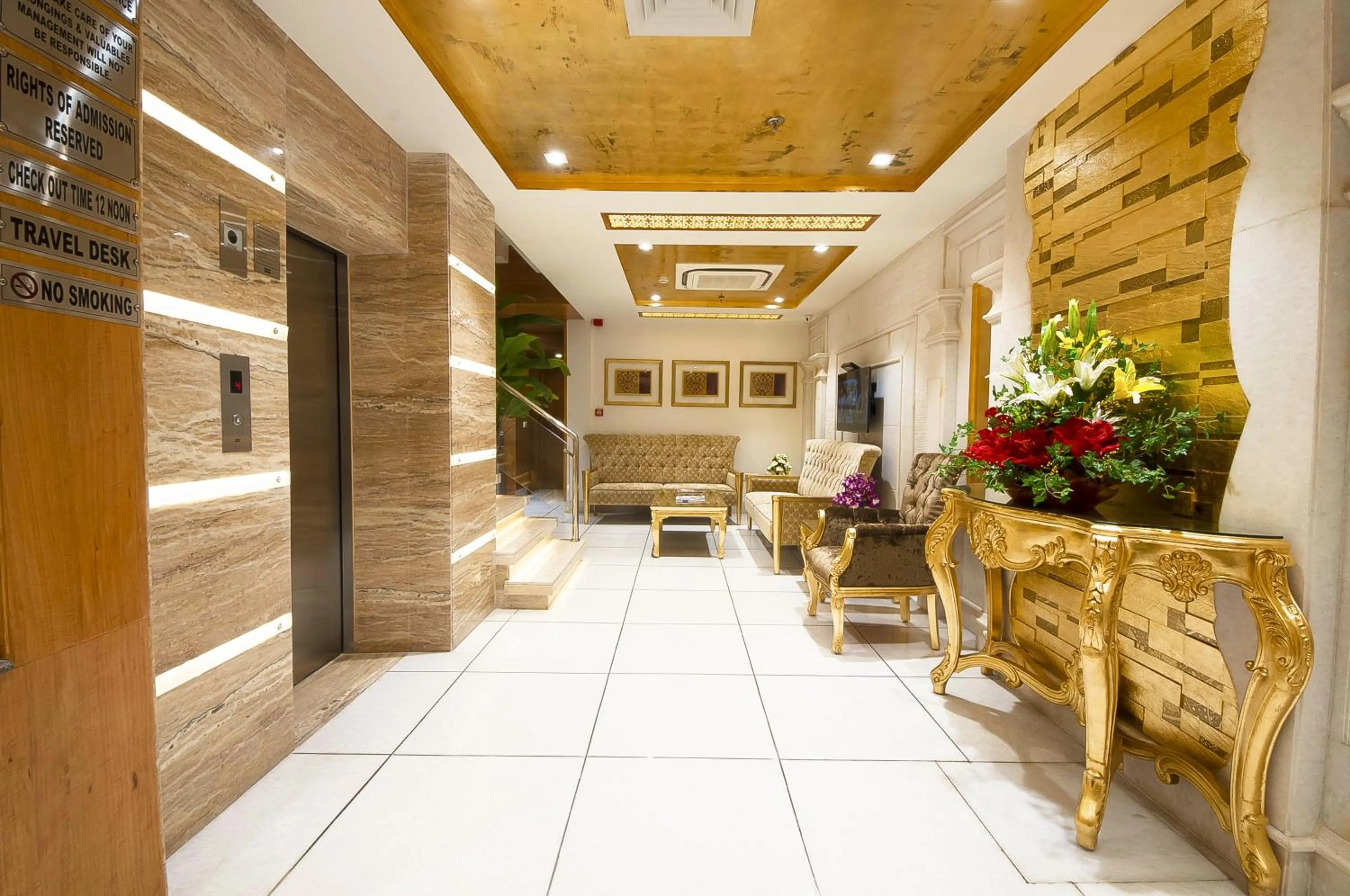 Lobby or reception in Hotel Swaran Palace