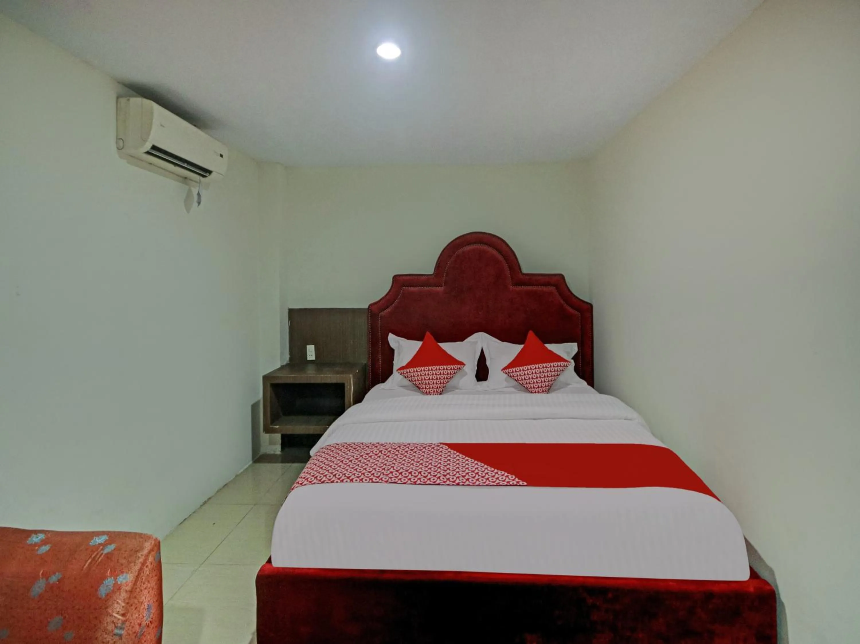 Bedroom in OYO 2574 Z Suites Hotel