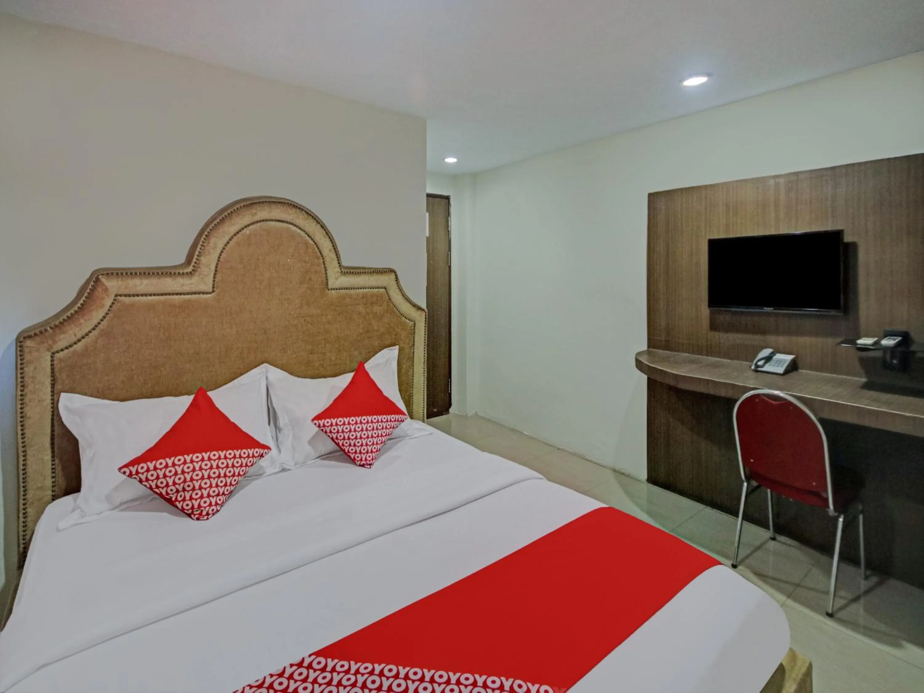 Bedroom in OYO 2574 Z Suites Hotel