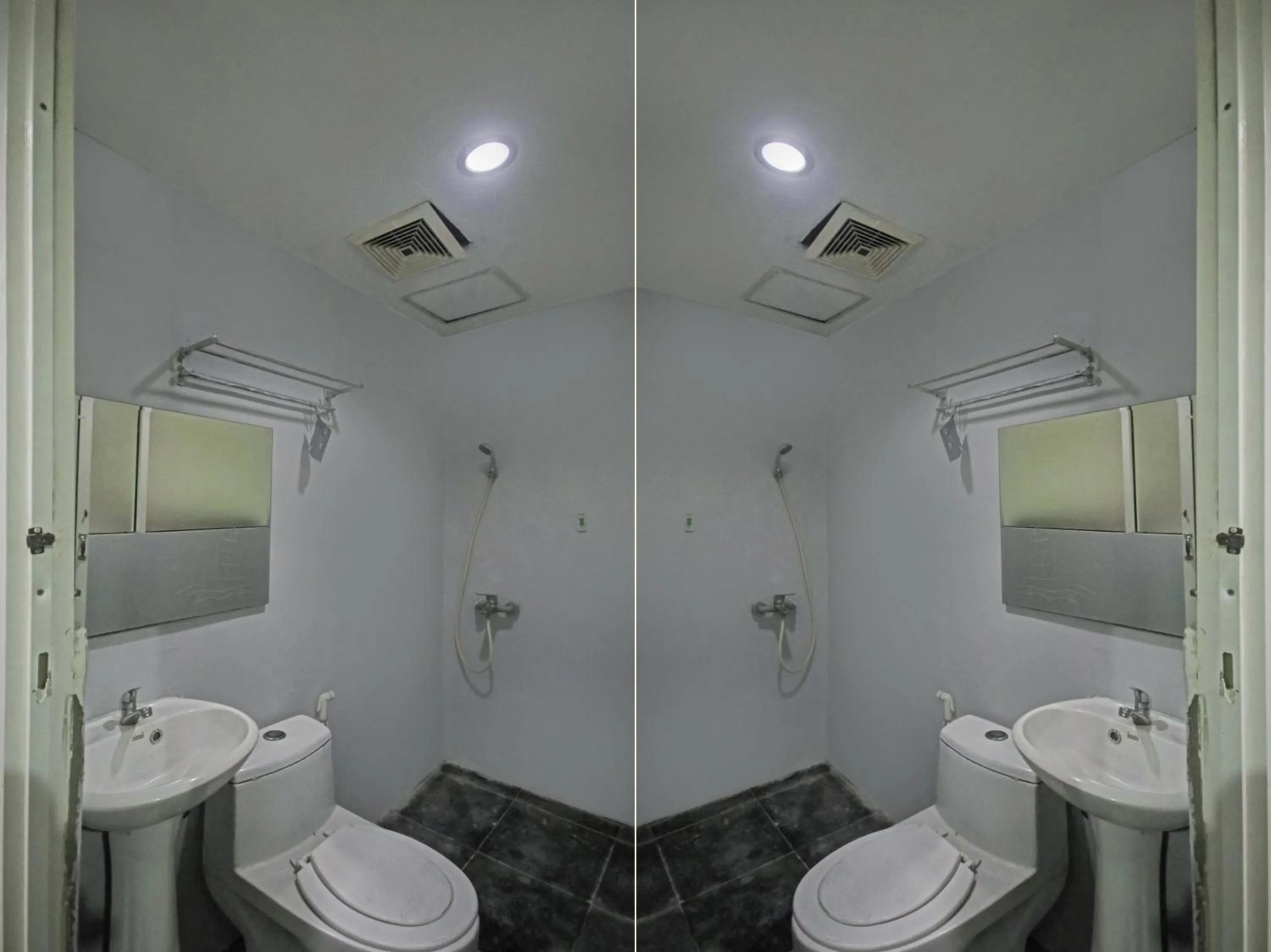 Bathroom in OYO 2574 Z Suites Hotel
