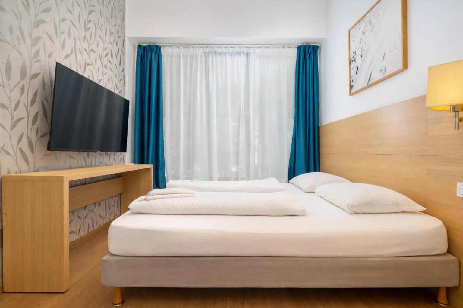 Photo of the whole room, Bed in WOW City Hostel