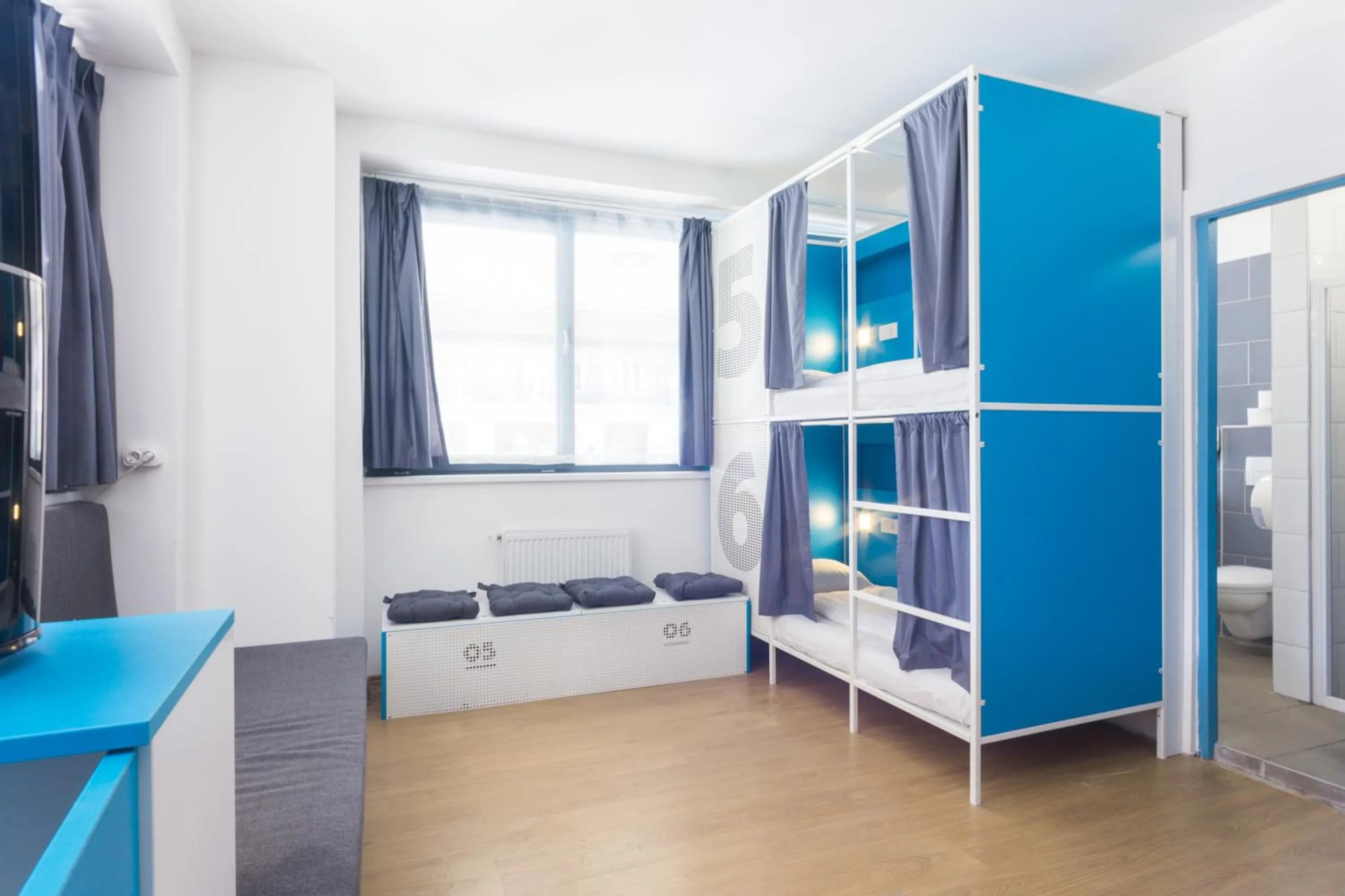 bunk bed, Bed in WOW City Hostel